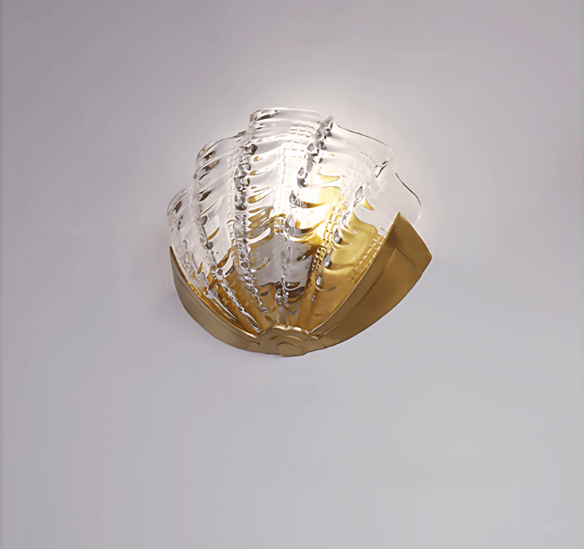 Nico Art Deco wandlamp met scallop-ontwerp in matglas