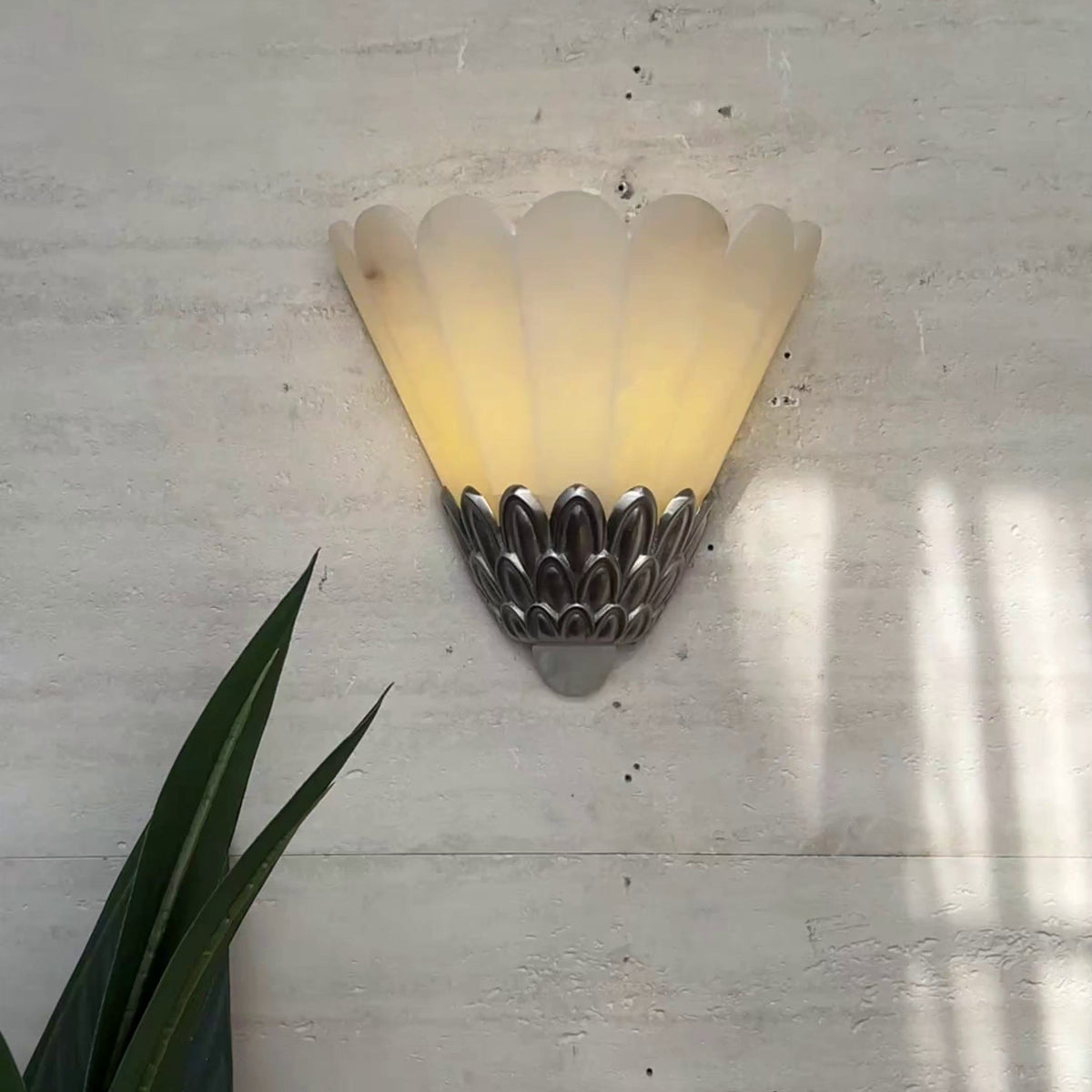 Marbe Vintage Albast Bloemblaad wandlamp