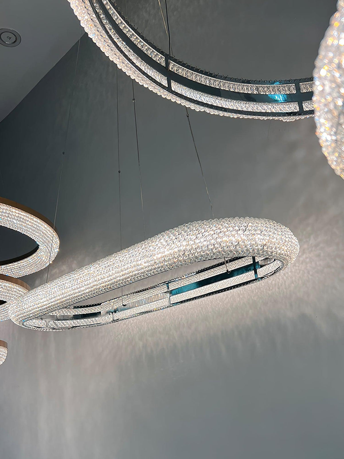 Vazorora Moderne Kroonluchter met Kristalring in Minimalistisch Design