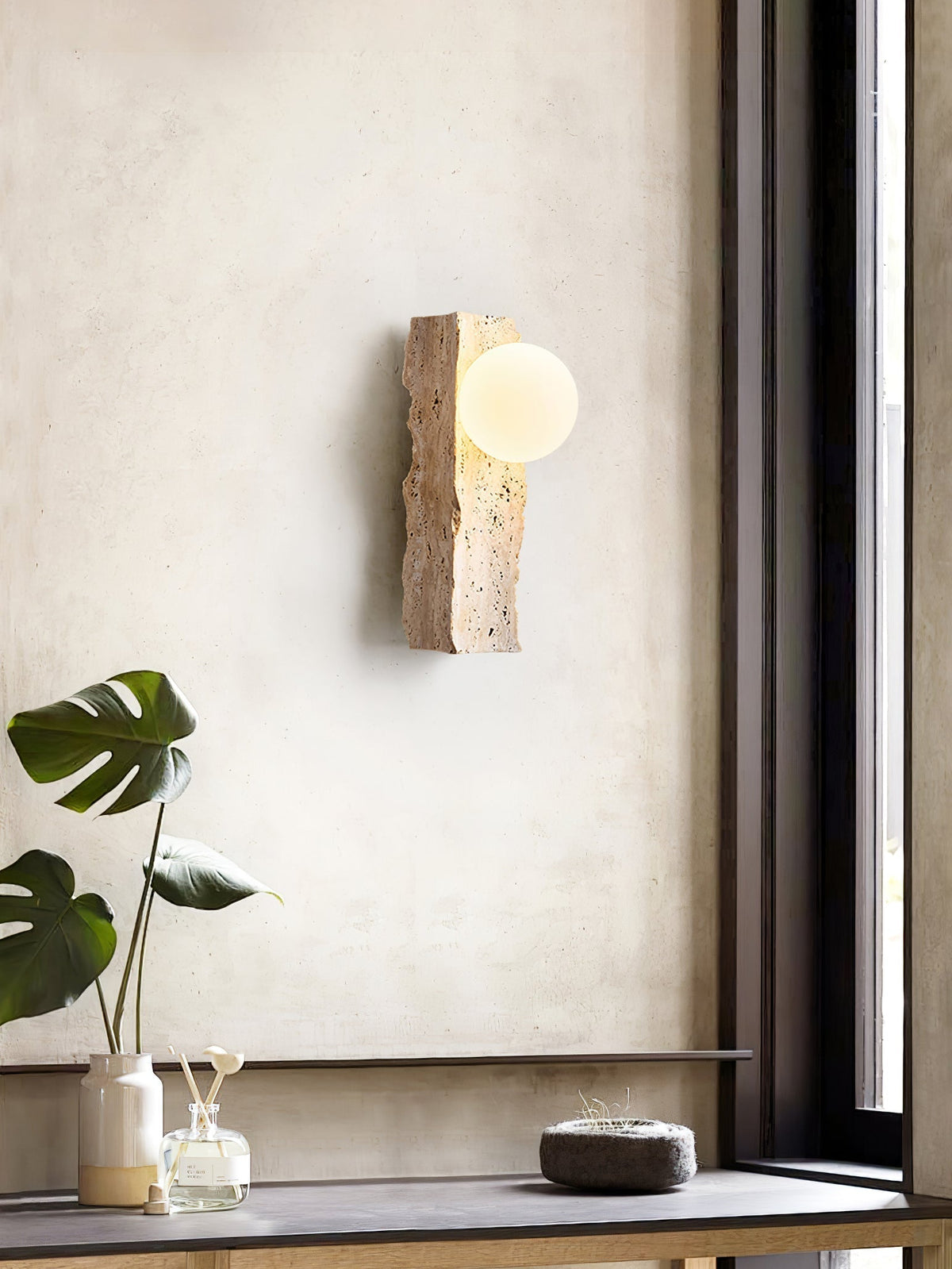 Elnoren wandlamp van geel travertin