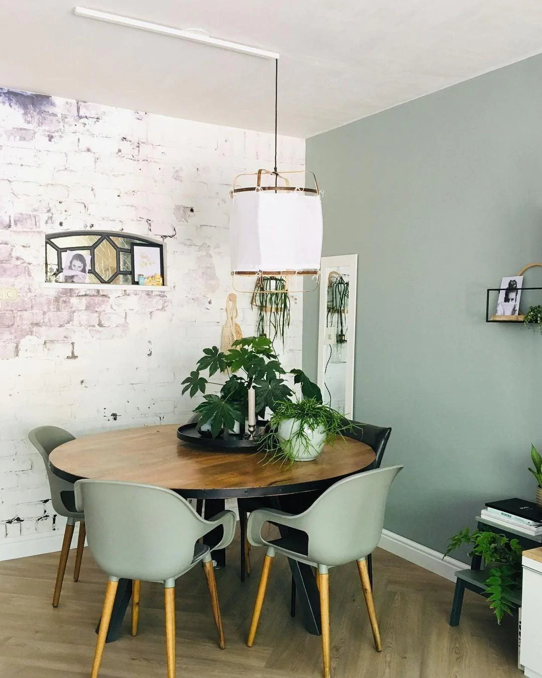 Arioelia hanglamp met bamboe lampenkap voor de woonkamer