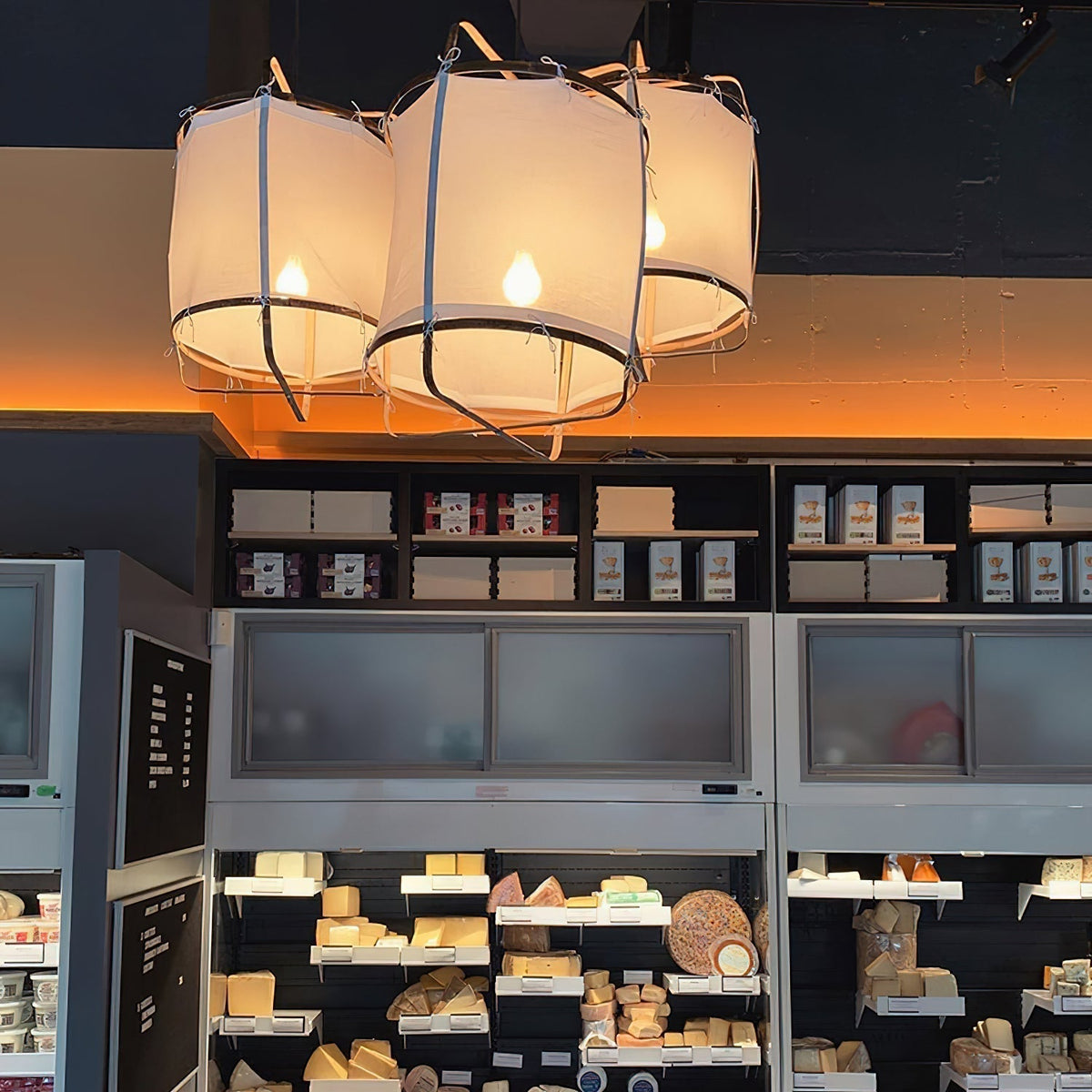 Arioelia hanglamp met bamboe lampenkap voor de woonkamer