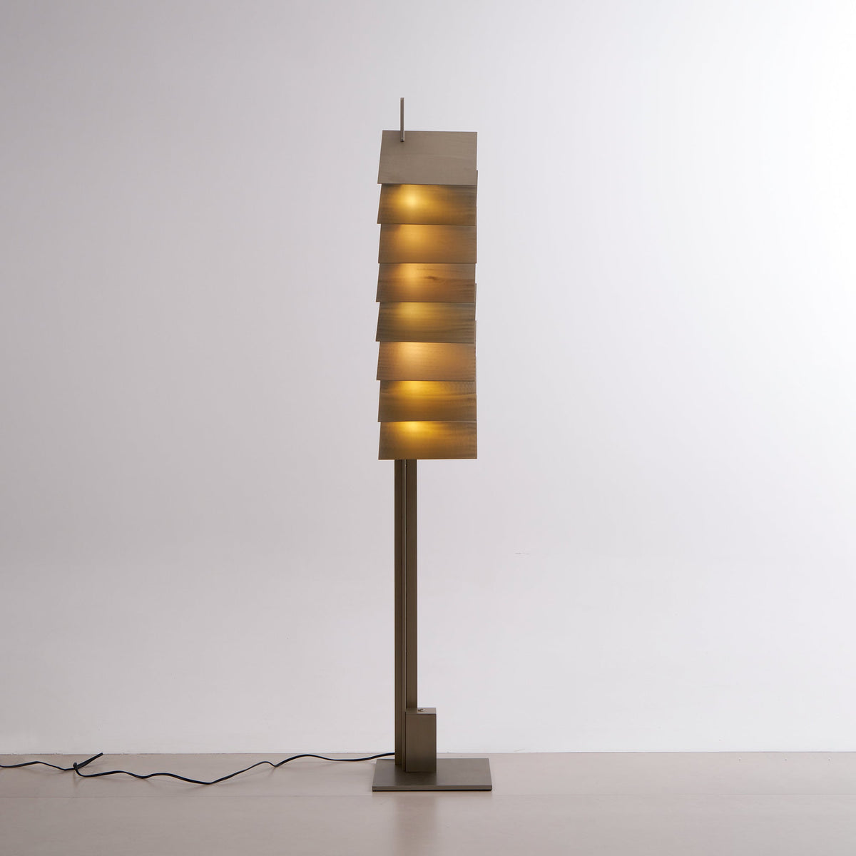 Virauena vloerlamp