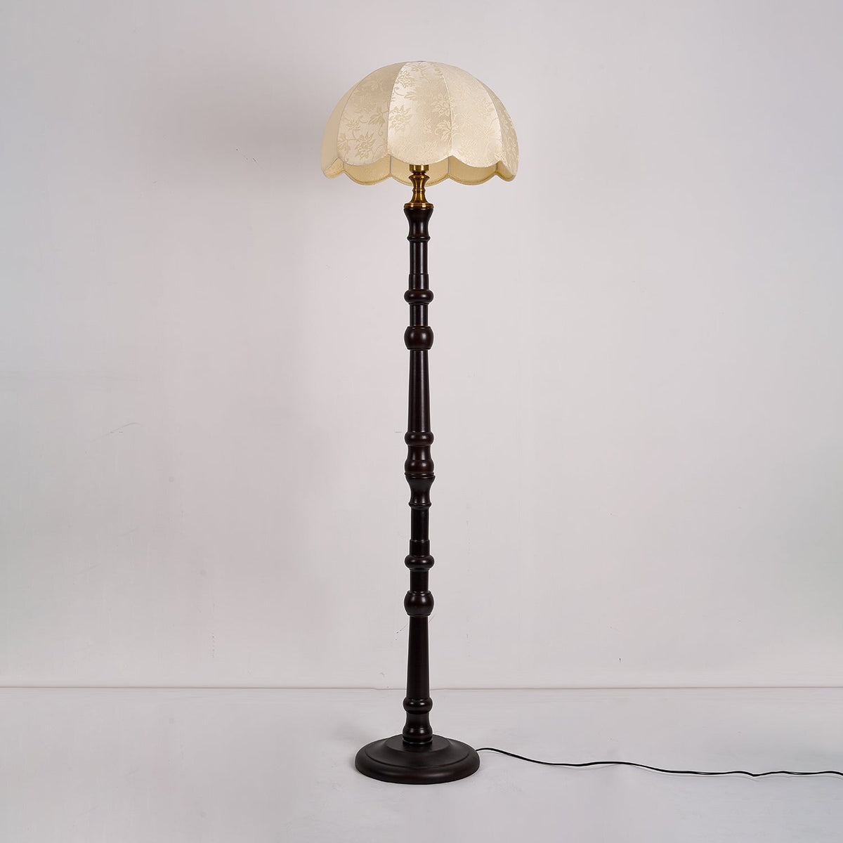 Maverick Vintage Houten vloerlamp