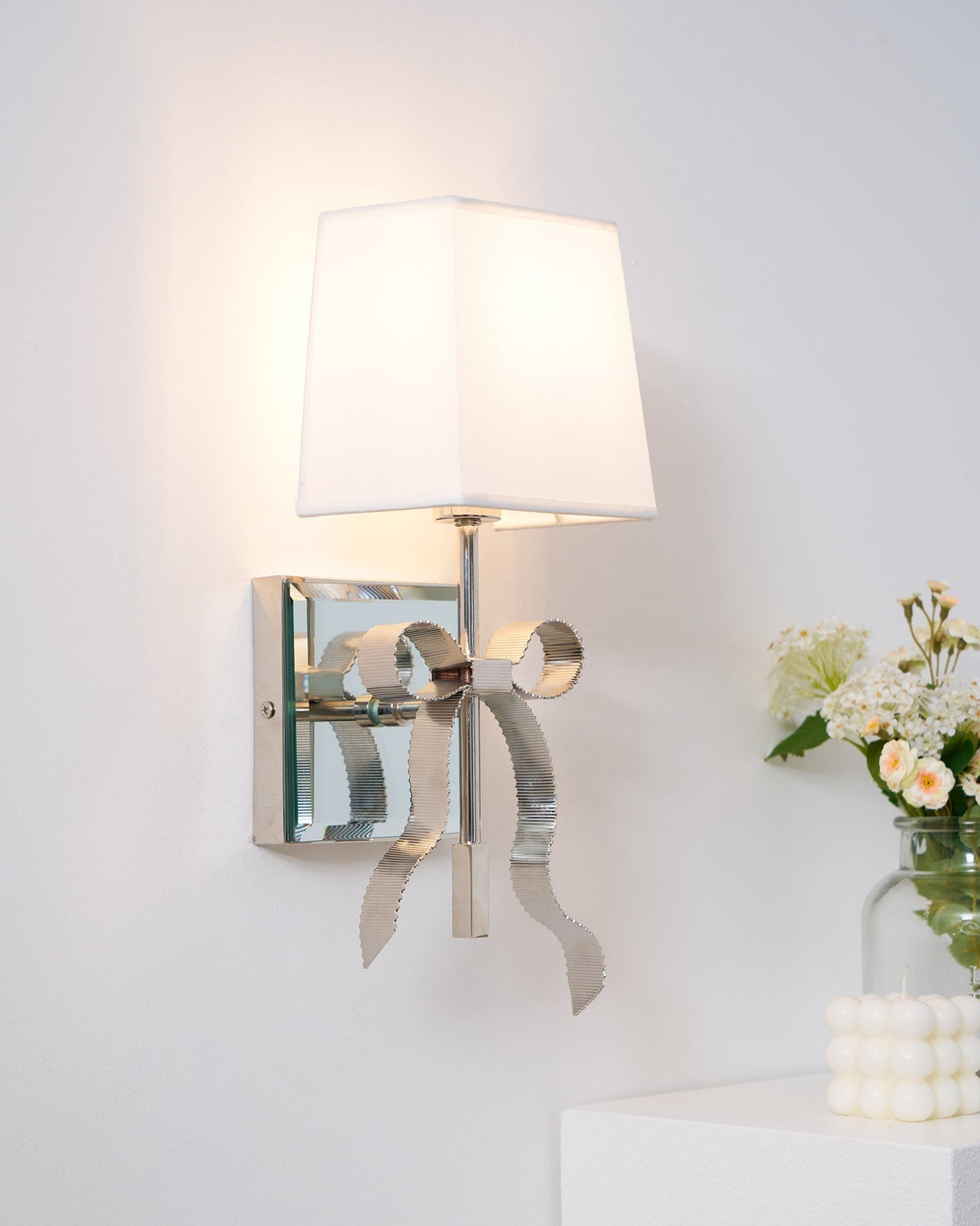 Veskin Bow wandlamp