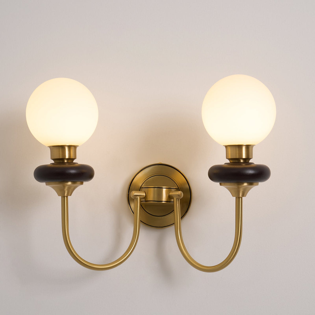 Elvalora wandlamp Premium Noordse Kunst Walnoot glas