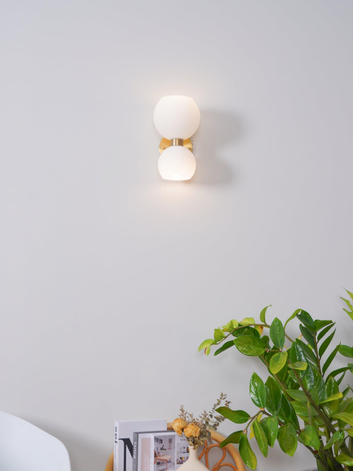 Avynion Moderne wandlamp van glas met Noordse kunst