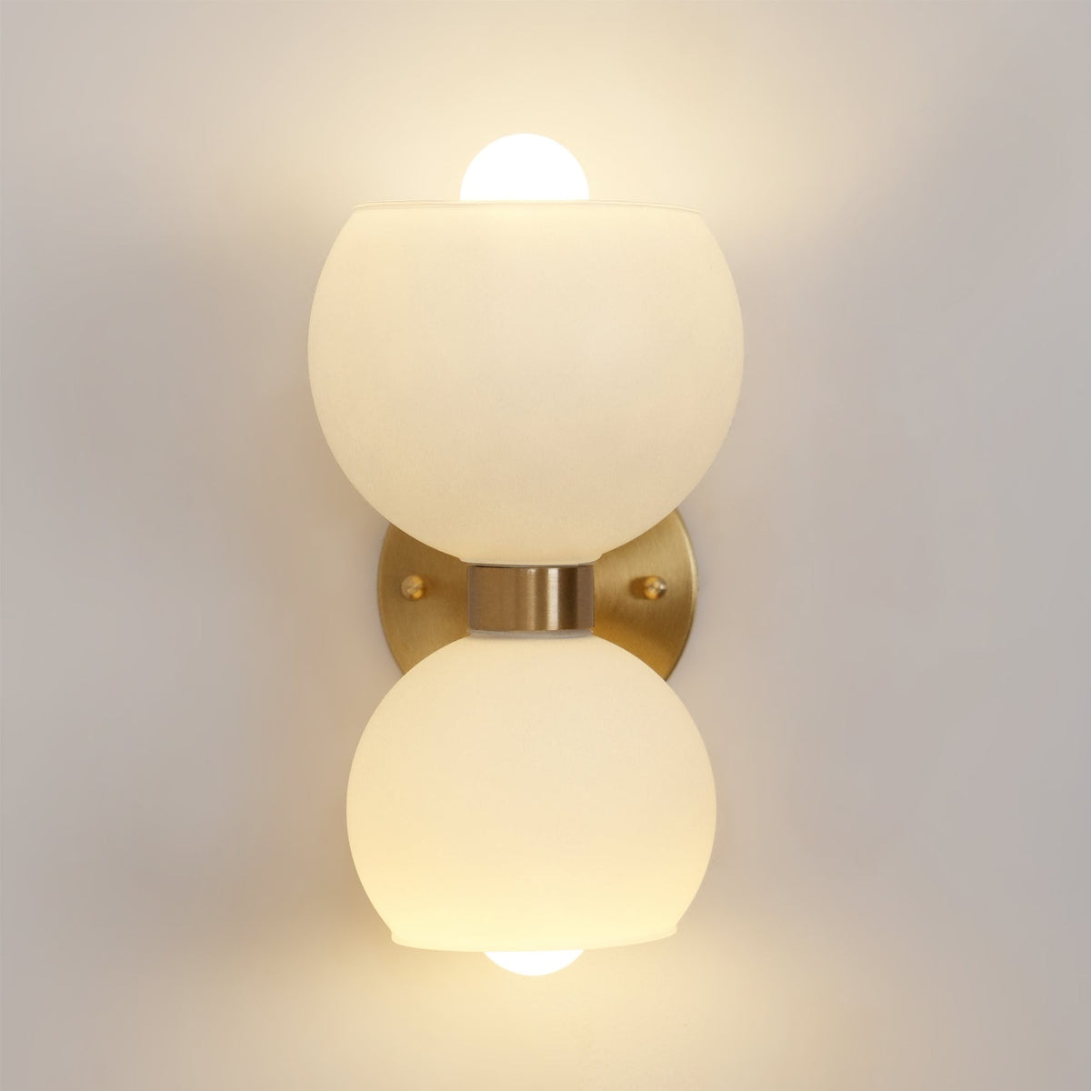 Avynion Moderne wandlamp van glas met Noordse kunst