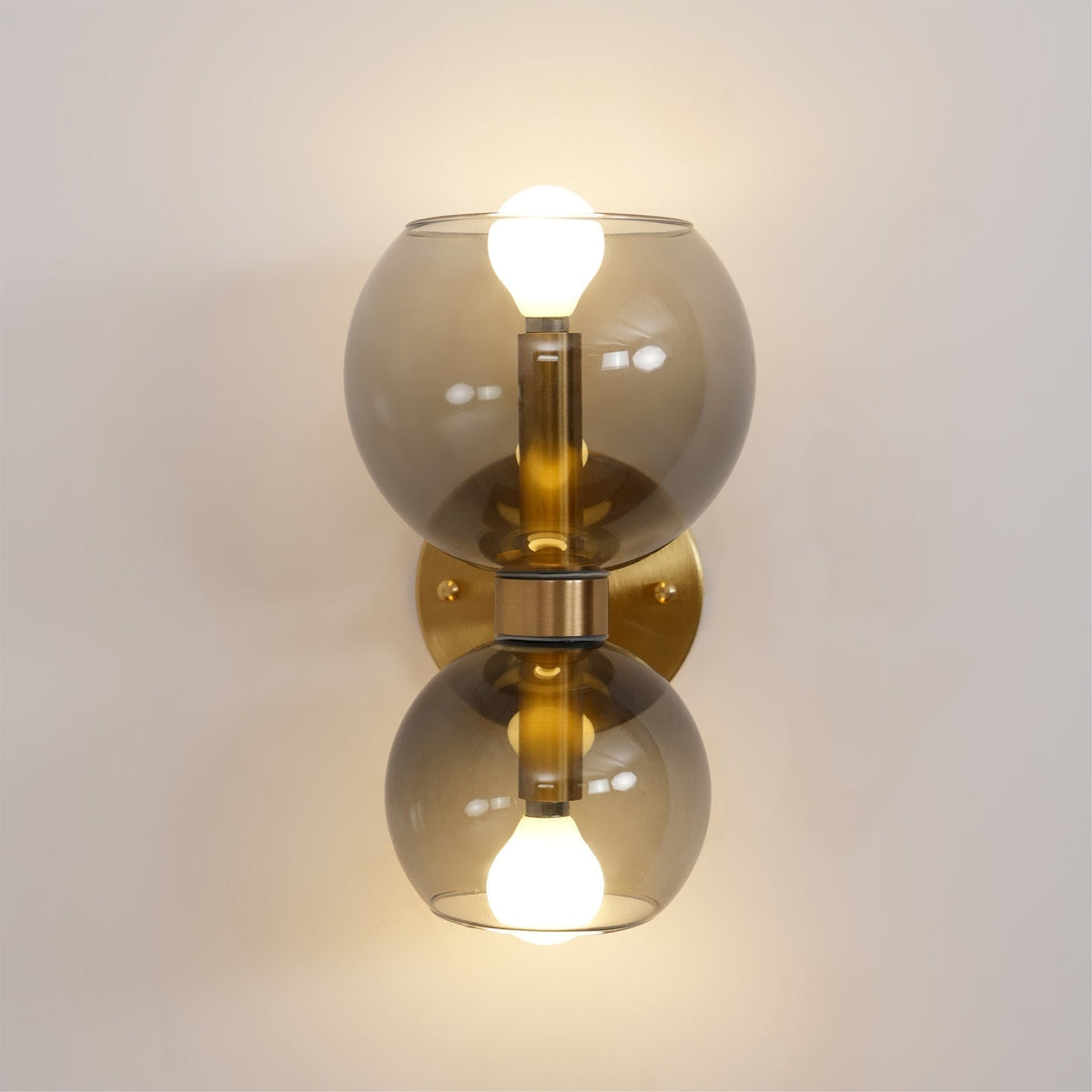 Avynion Moderne wandlamp van glas met Noordse kunst