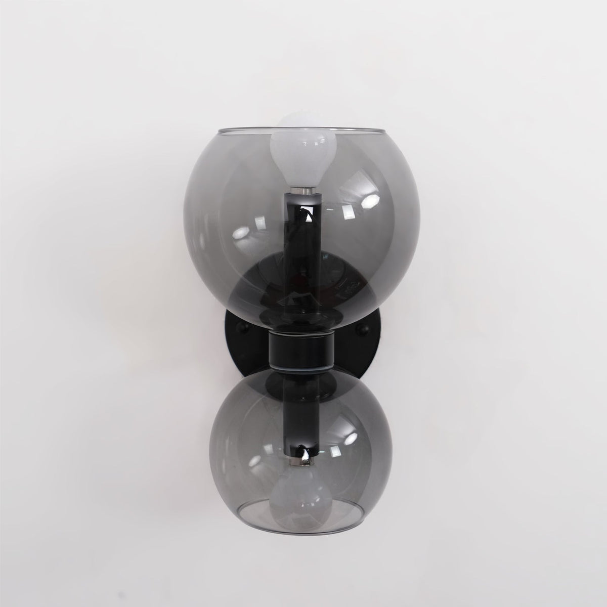 Avynion Moderne wandlamp van glas met Noordse kunst