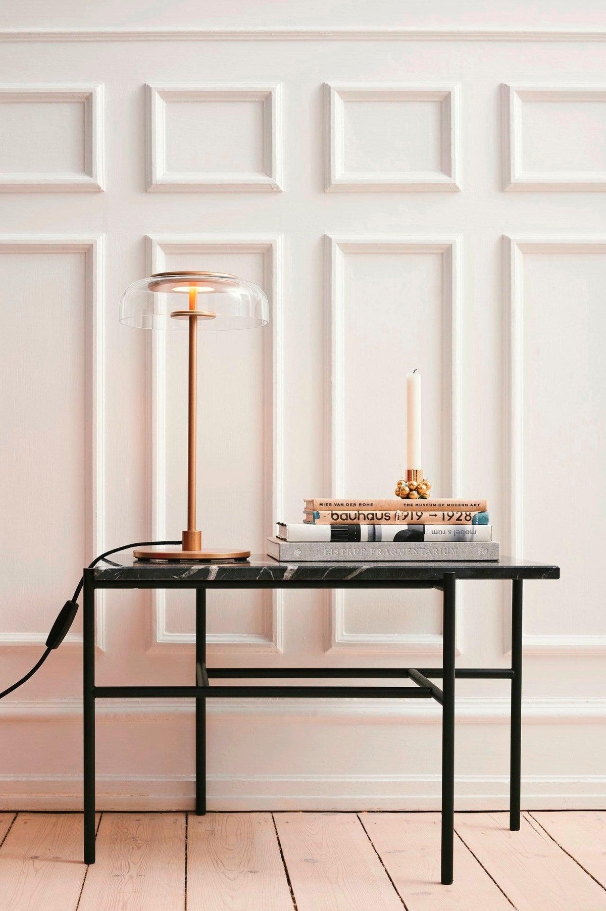 Rinelette tafellamp heldere glazen kap houten voet