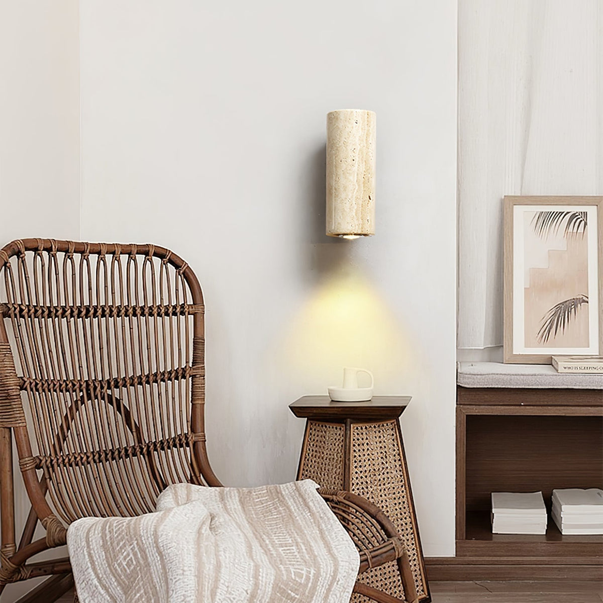 Nula cilindervormige wandlamp van travertin en walnoot
