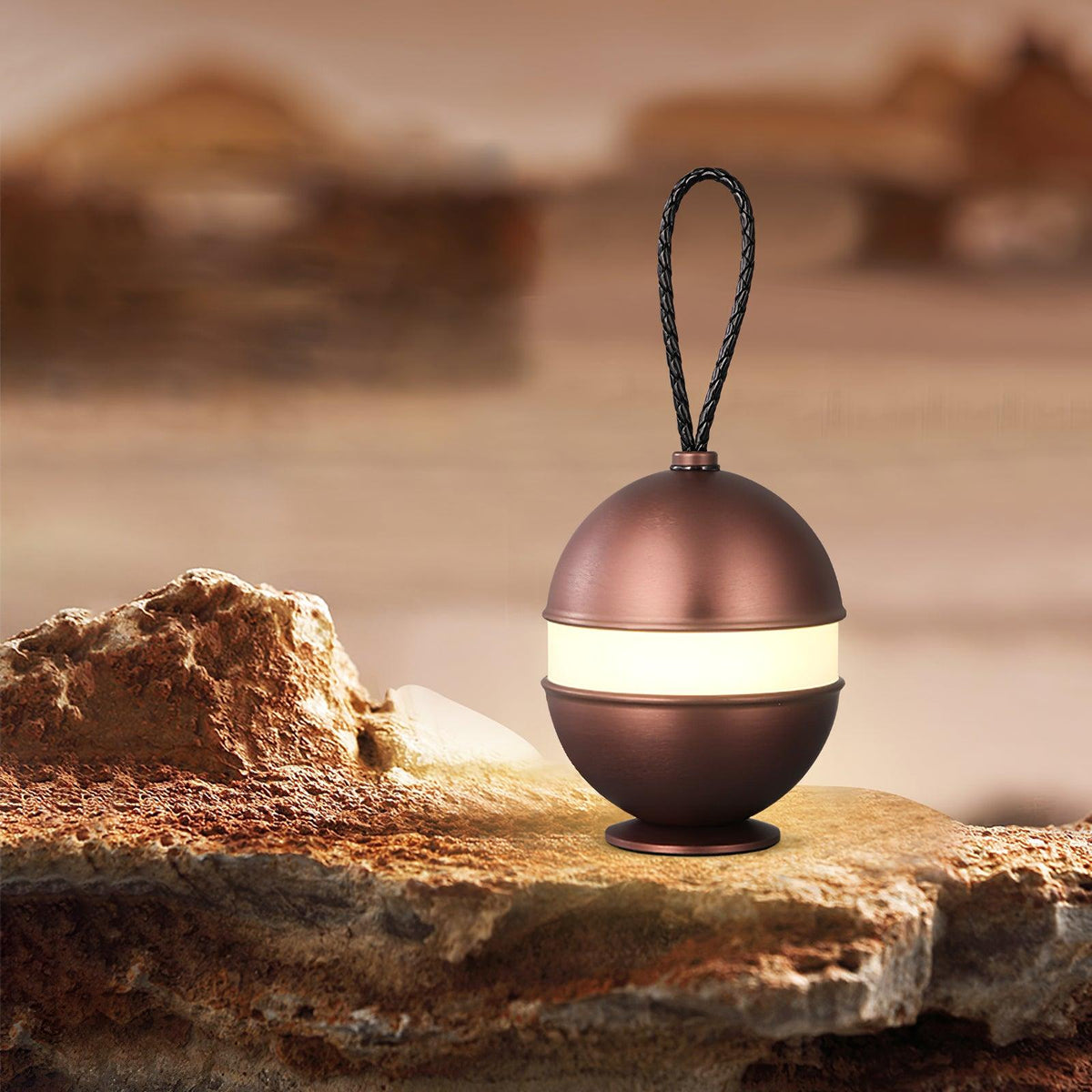 Orbitem tafellamp in geborsteld goud aluminium