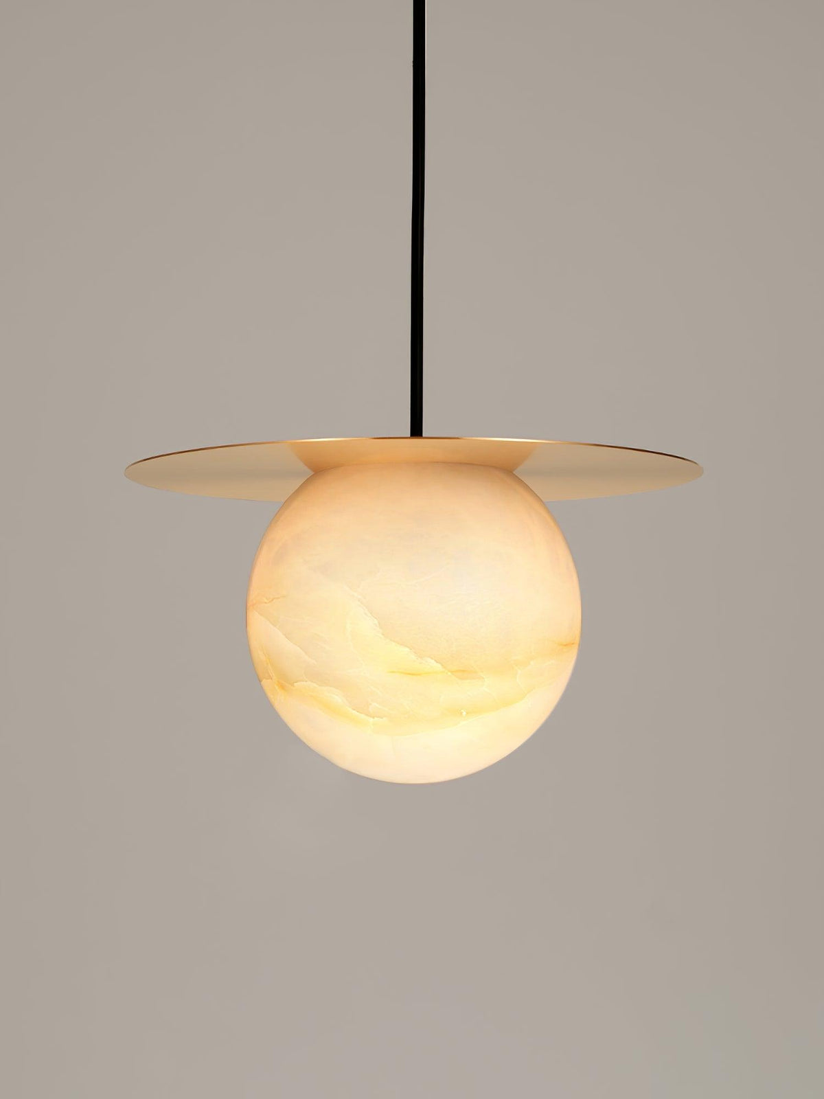 Velar hanglamp met albasten bolvormige kap