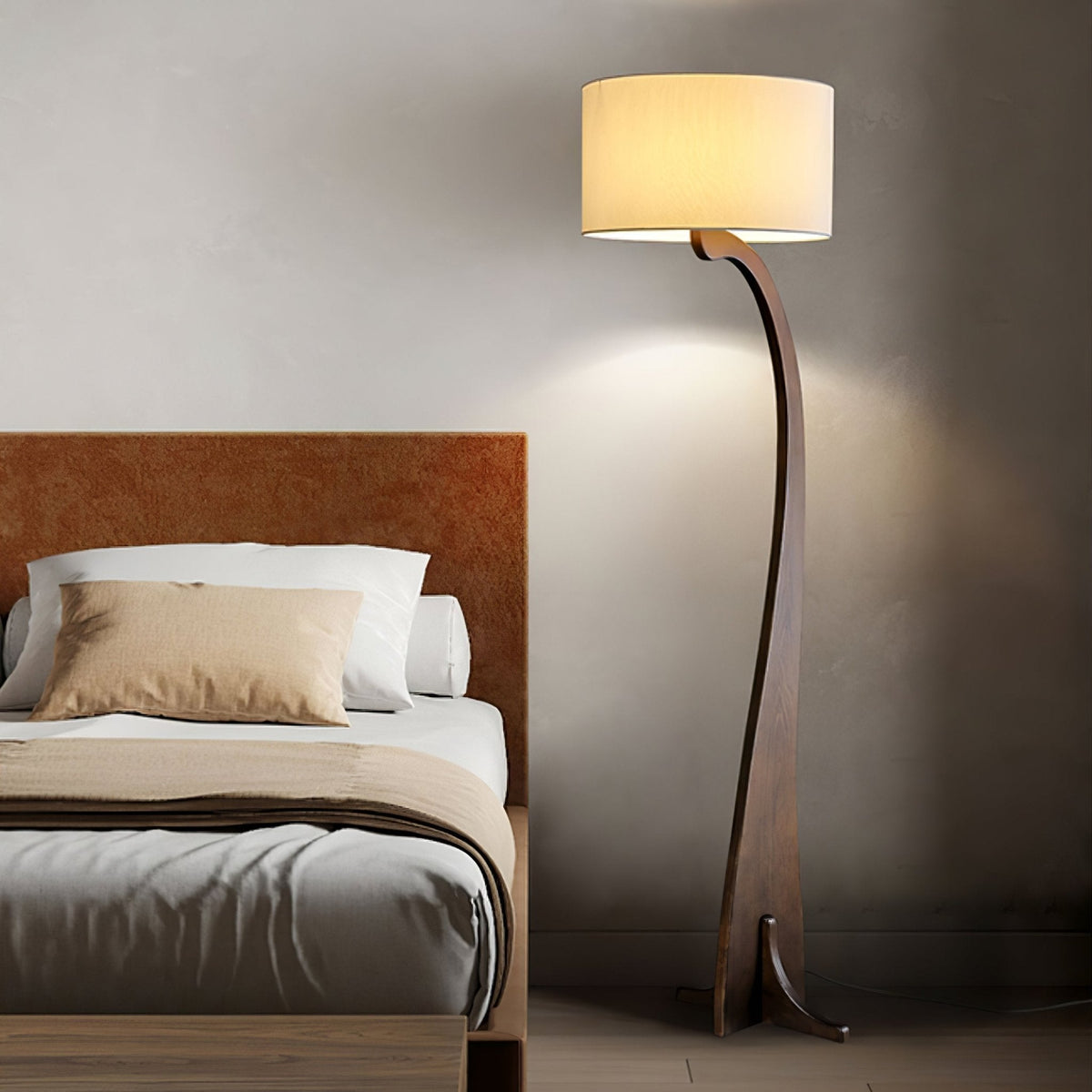 Viraineria vloerlamp met Noorse houten boog