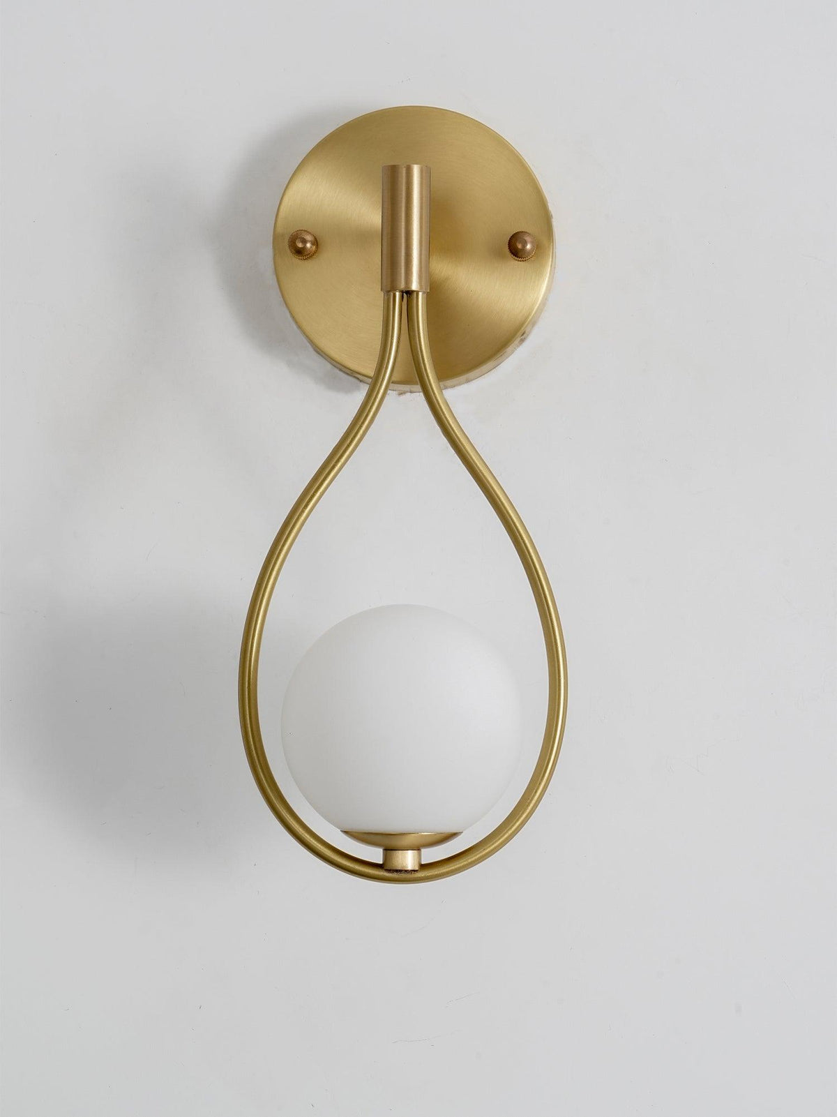 Eiralaya Moderne wandlamp van messing met glas in minimalistisch design