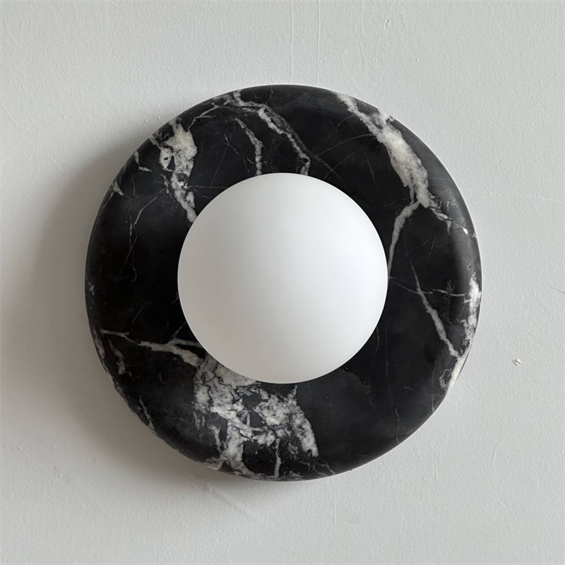 Vomire wandlamp