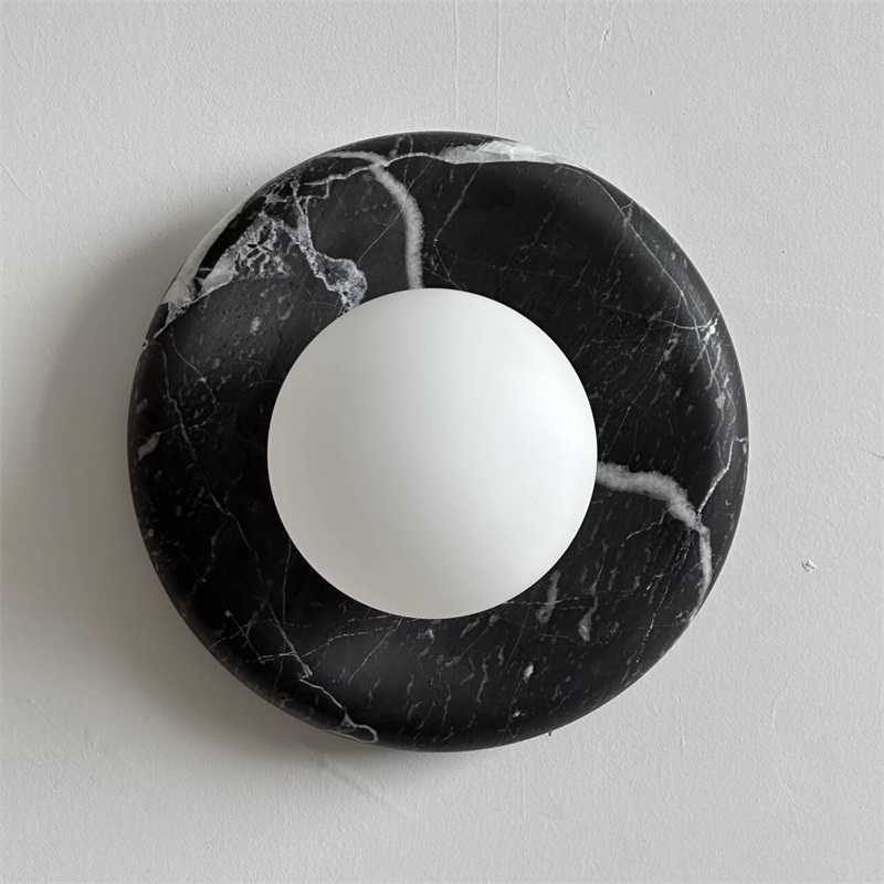 Vomire wandlamp