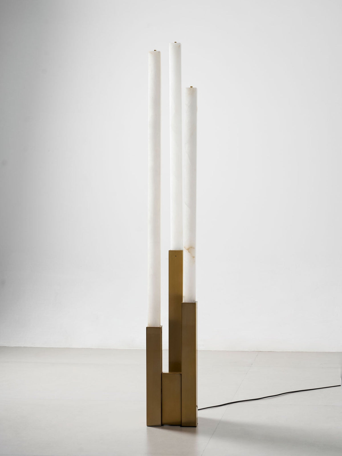 Callisto vloerlamp in albast