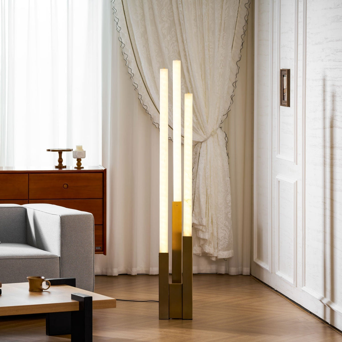 Callisto vloerlamp in albast