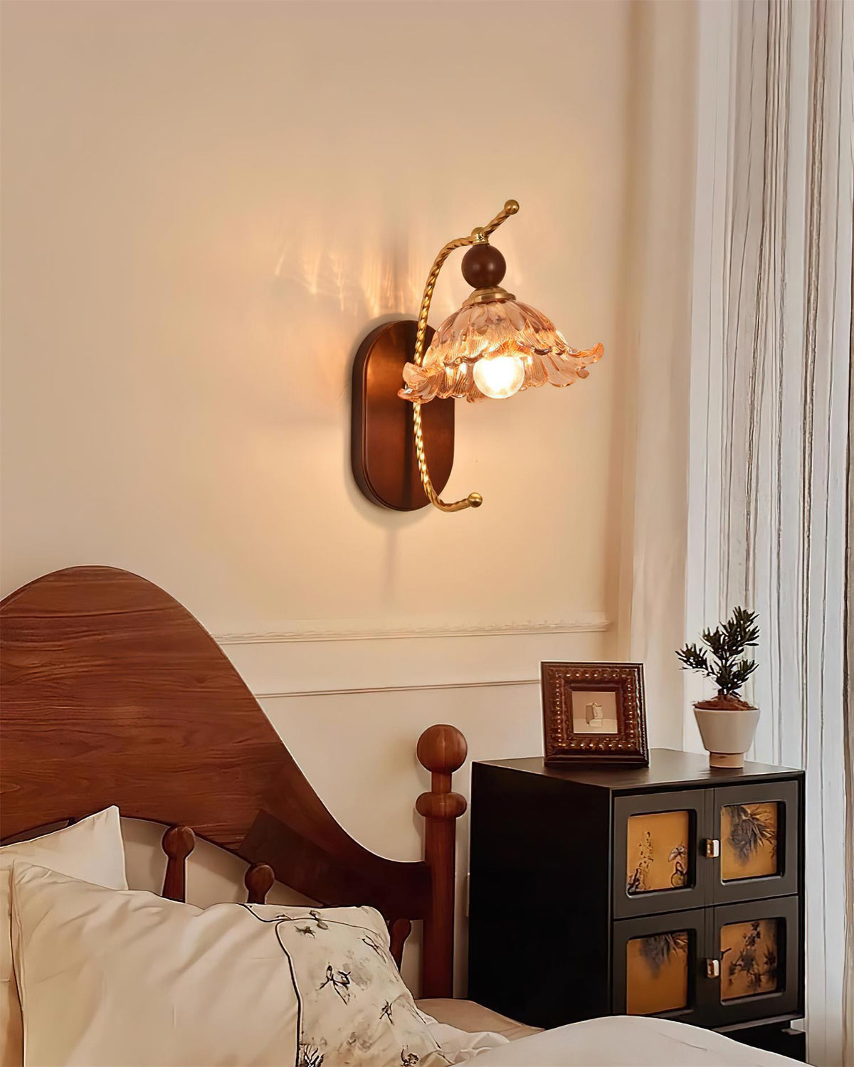 Orelivaya wandlamp