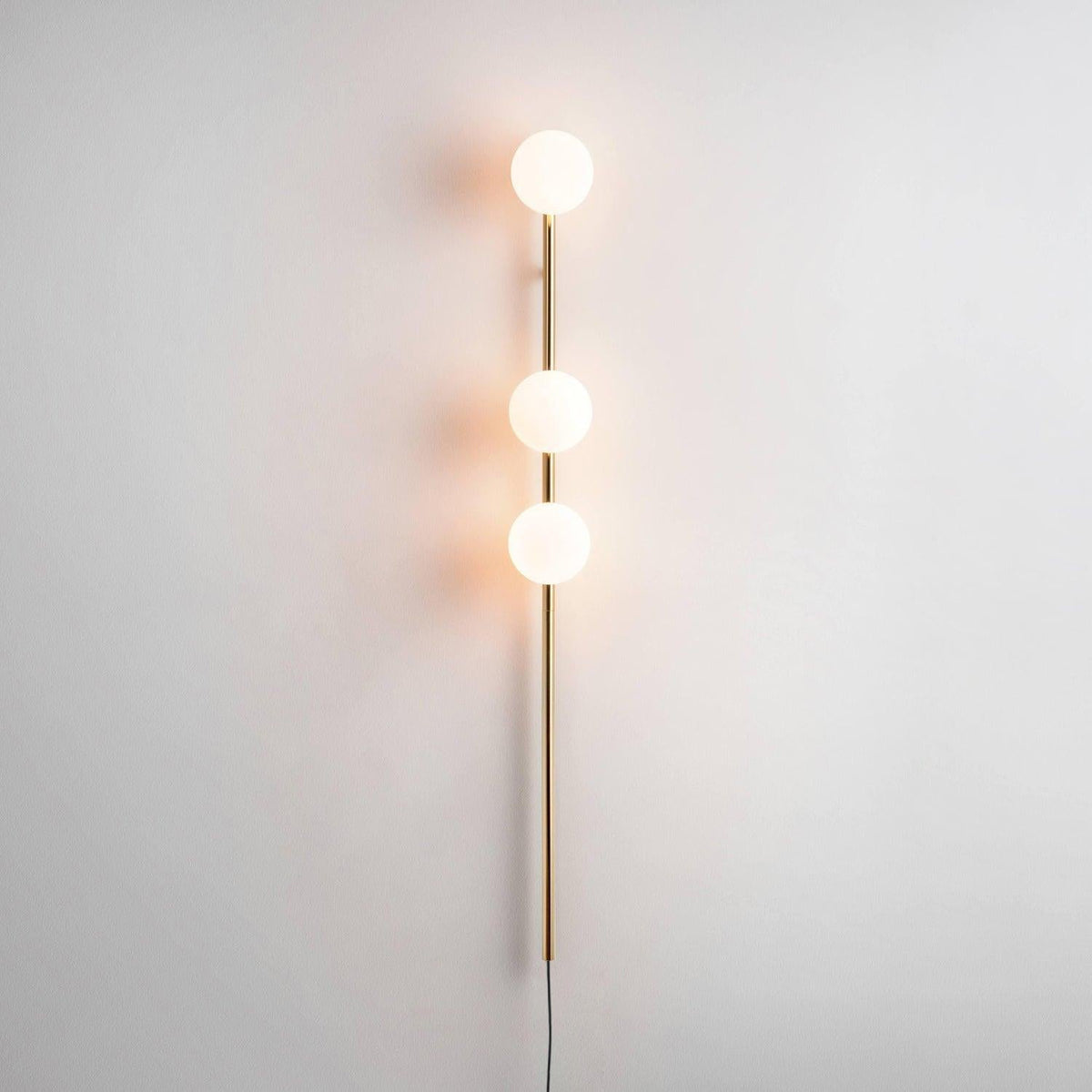 Ultheia Moderne minimalistische wandlamp met glazen 'candied balls'