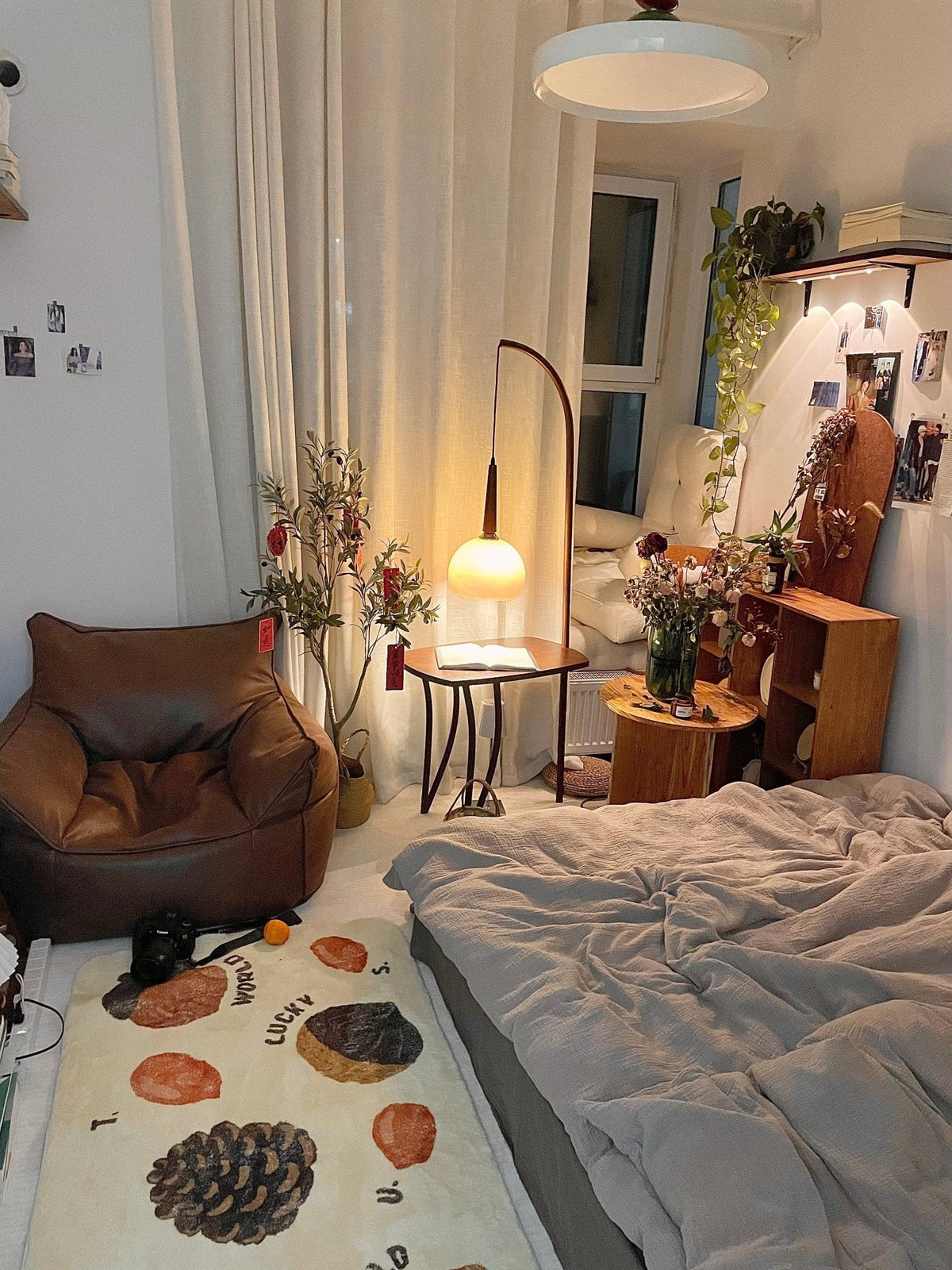 Fior Moderne vloerlamp van walnoothout