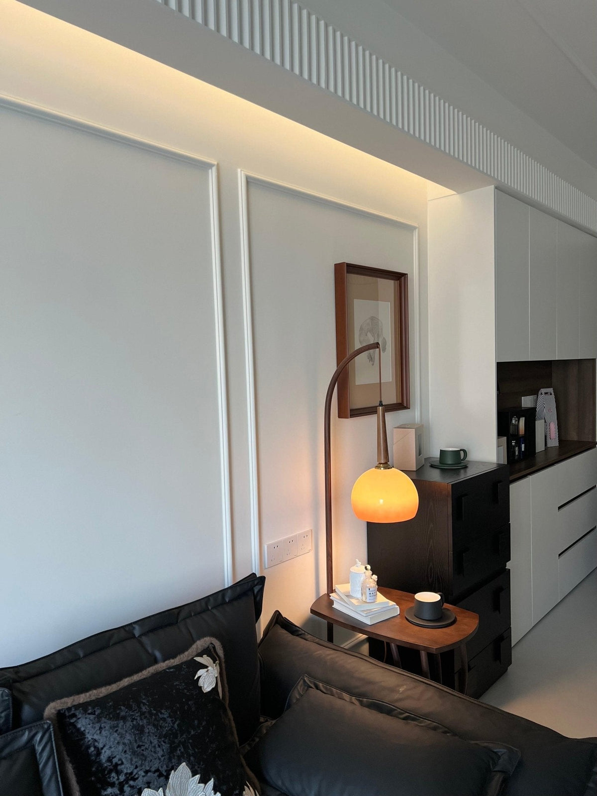 Fior Moderne vloerlamp van walnoothout