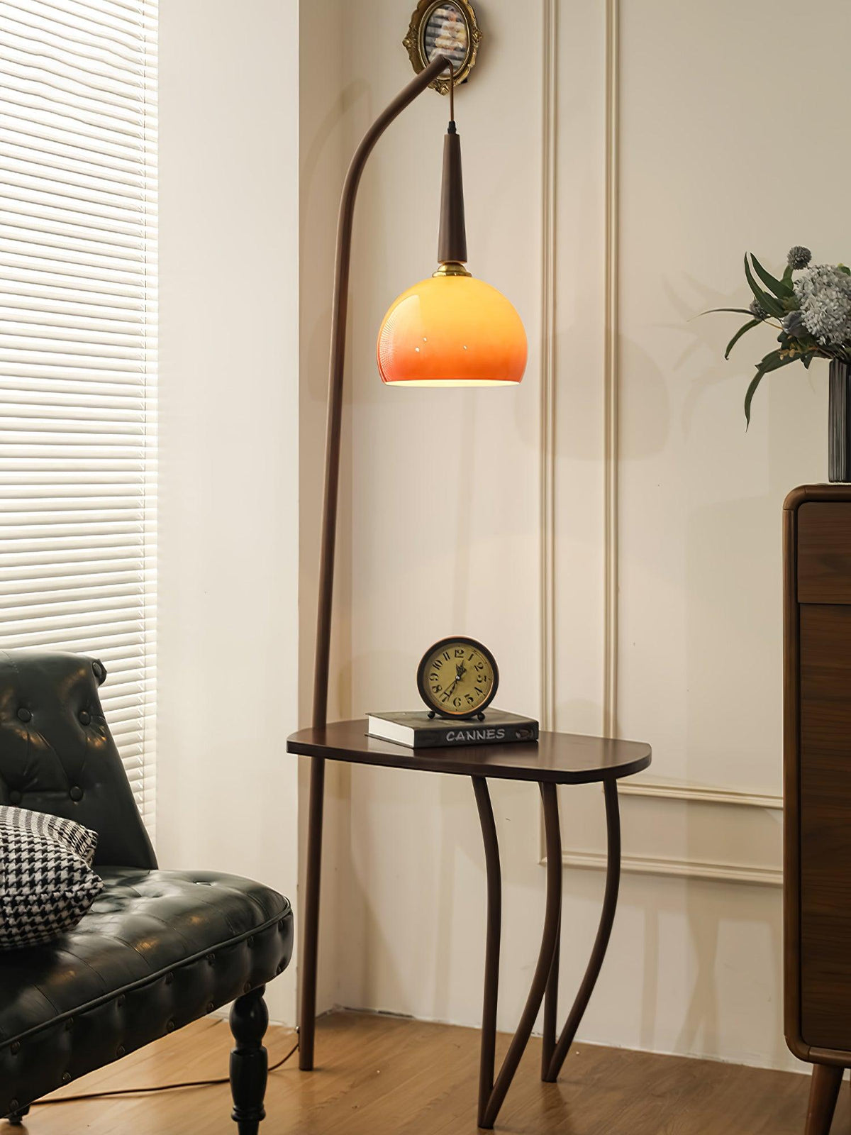 Fior Moderne vloerlamp van walnoothout