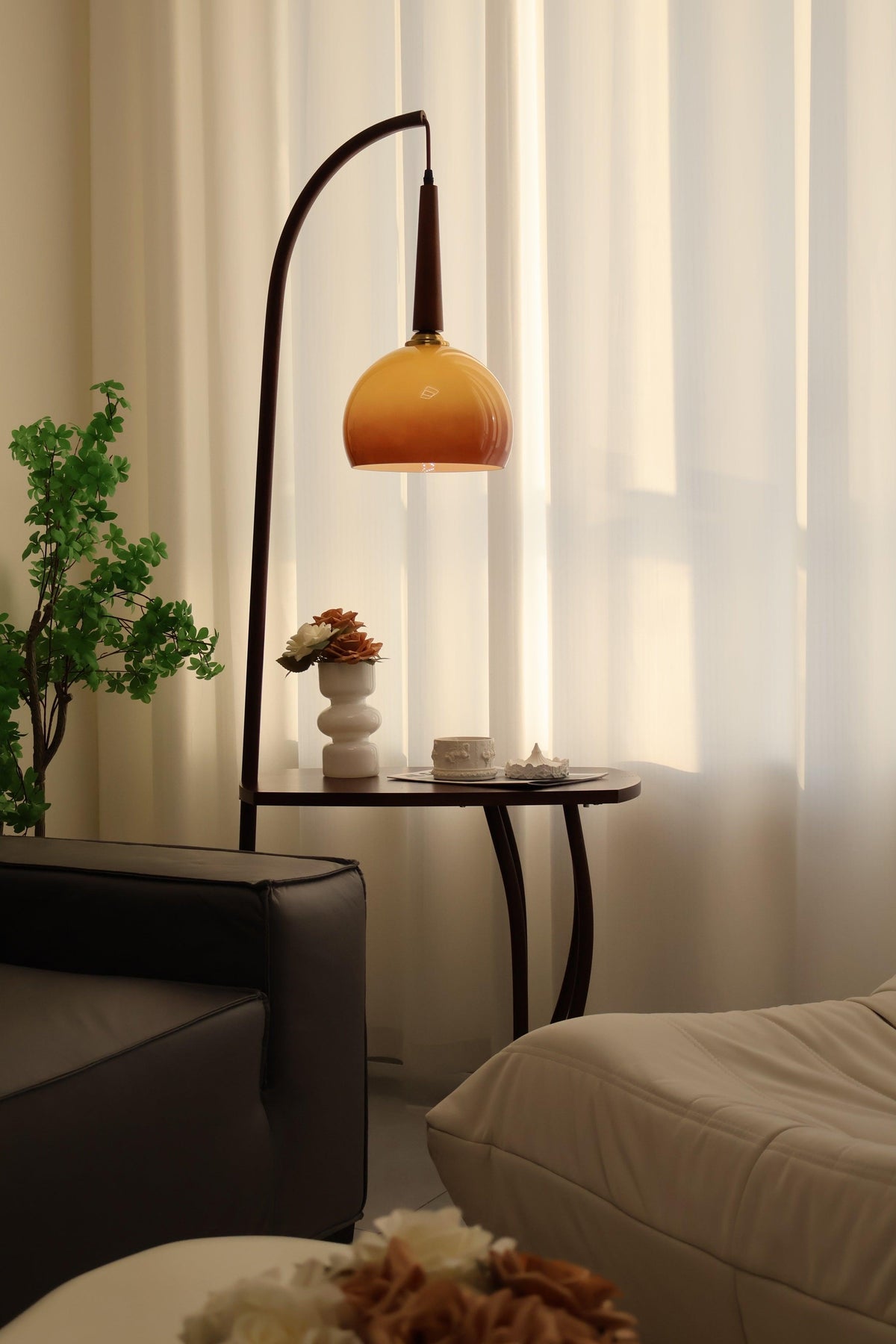 Fior Moderne vloerlamp van walnoothout
