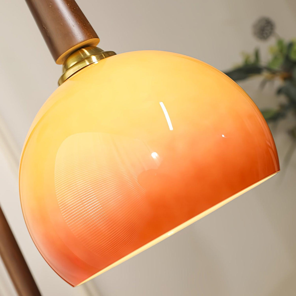 Fior Moderne vloerlamp van walnoothout