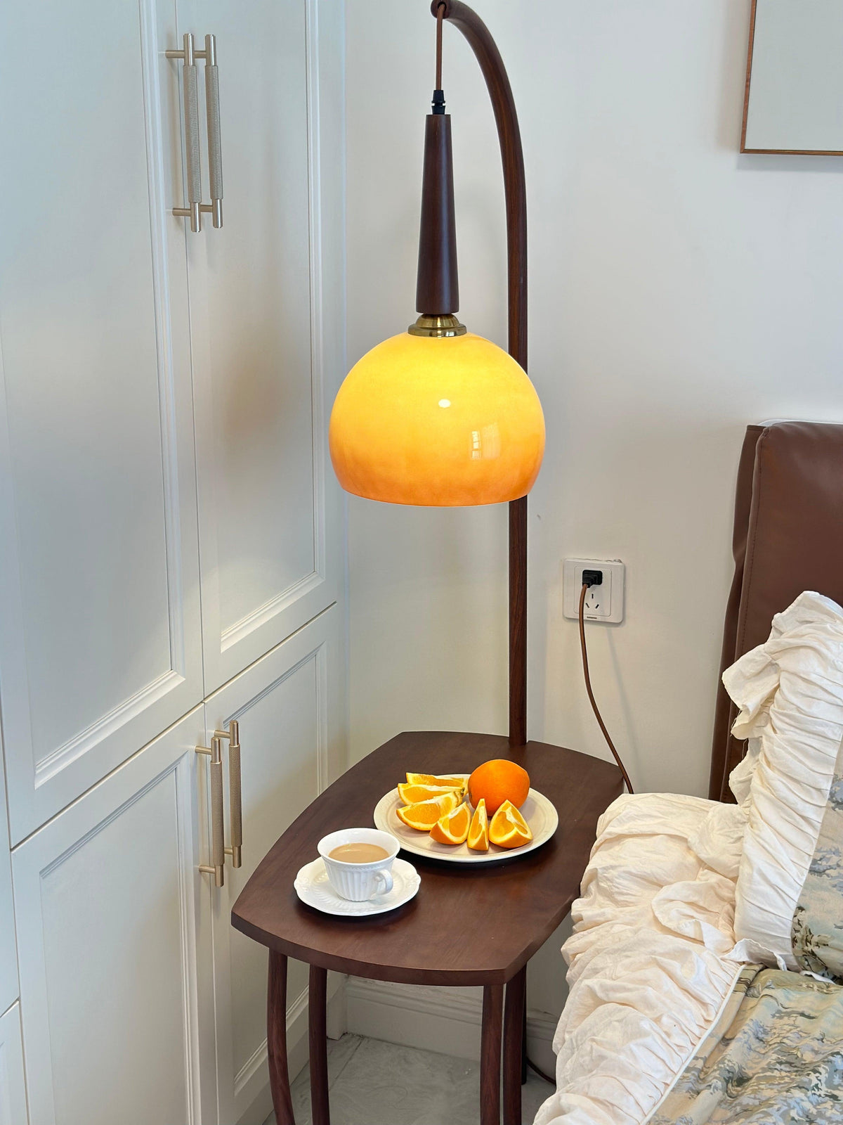 Fior Moderne vloerlamp van walnoothout