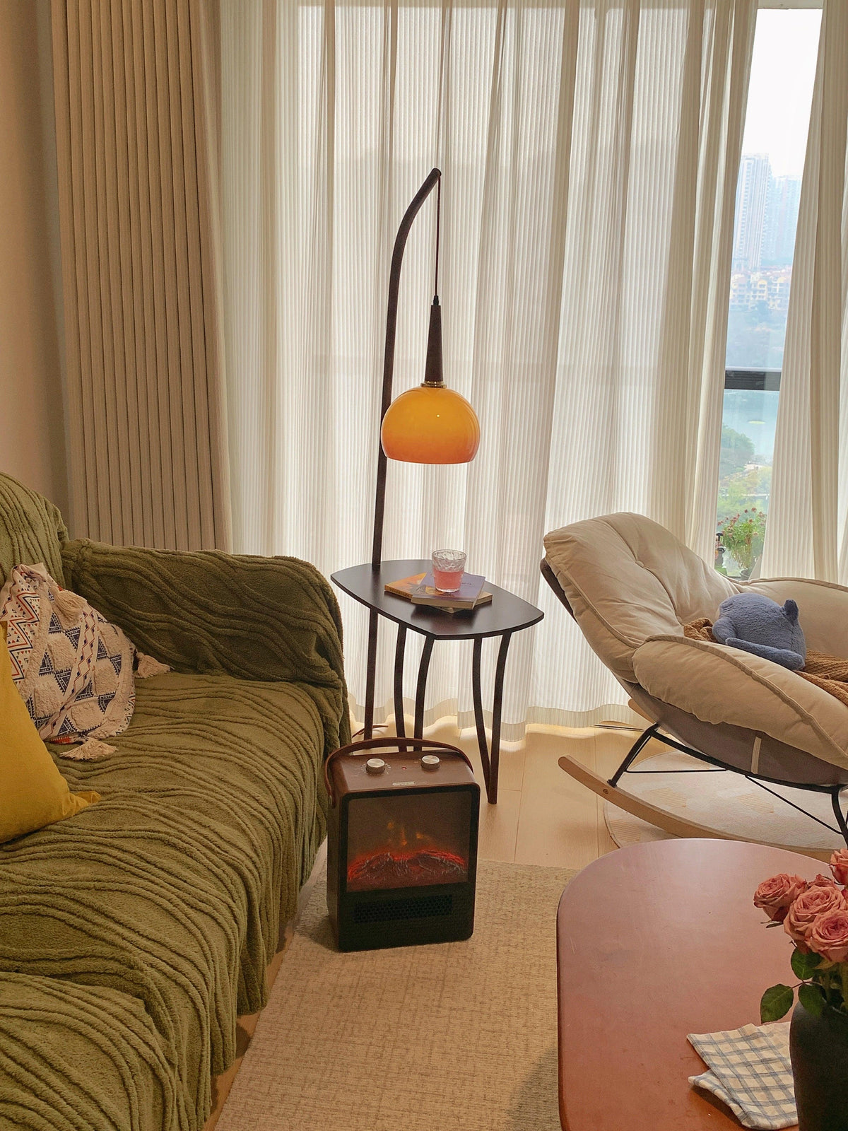 Fior Moderne vloerlamp van walnoothout