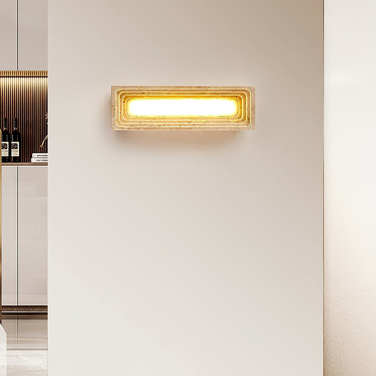 Atheila wandlamp in Geel travertin