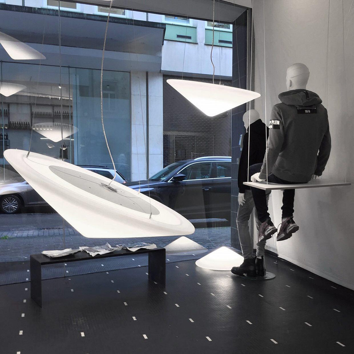 Othian hanglamp polyethyleen gekantelde hoed minimalistisch