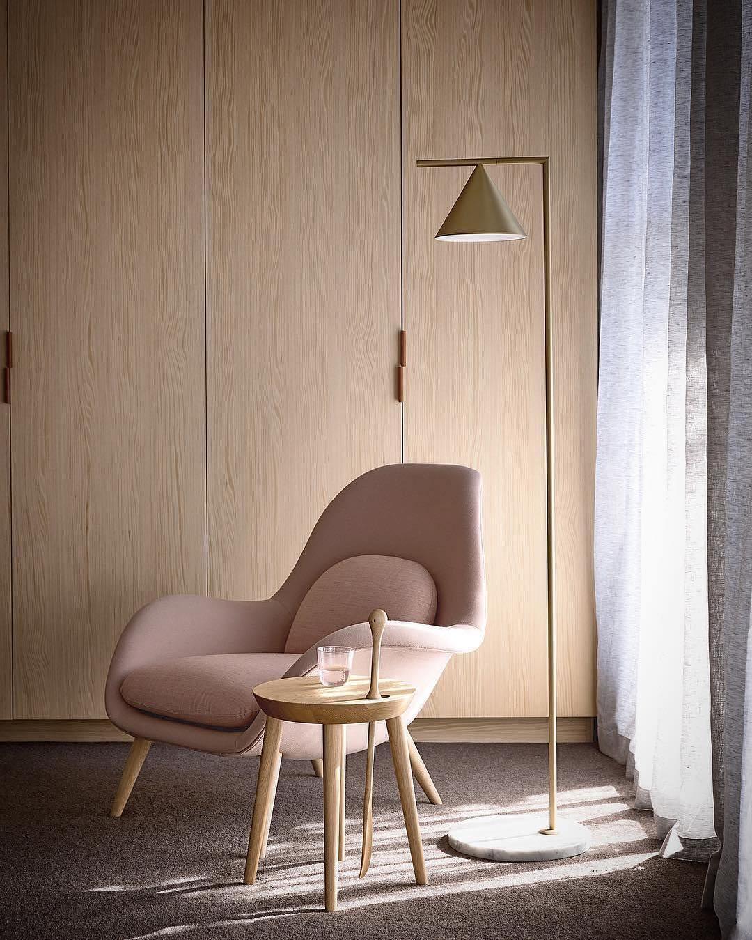 Nell Minimalistische vloerlamp