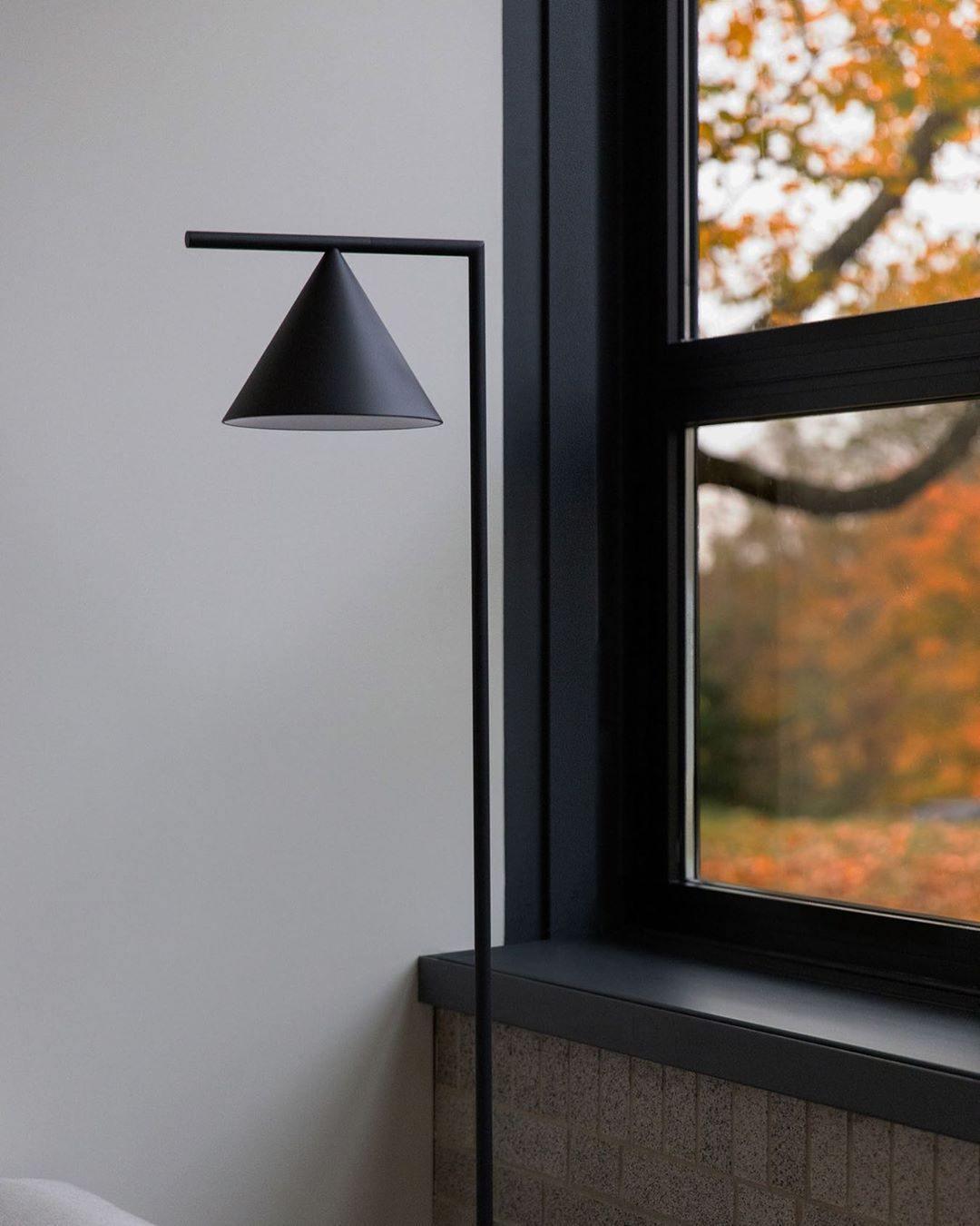 Nell Minimalistische vloerlamp