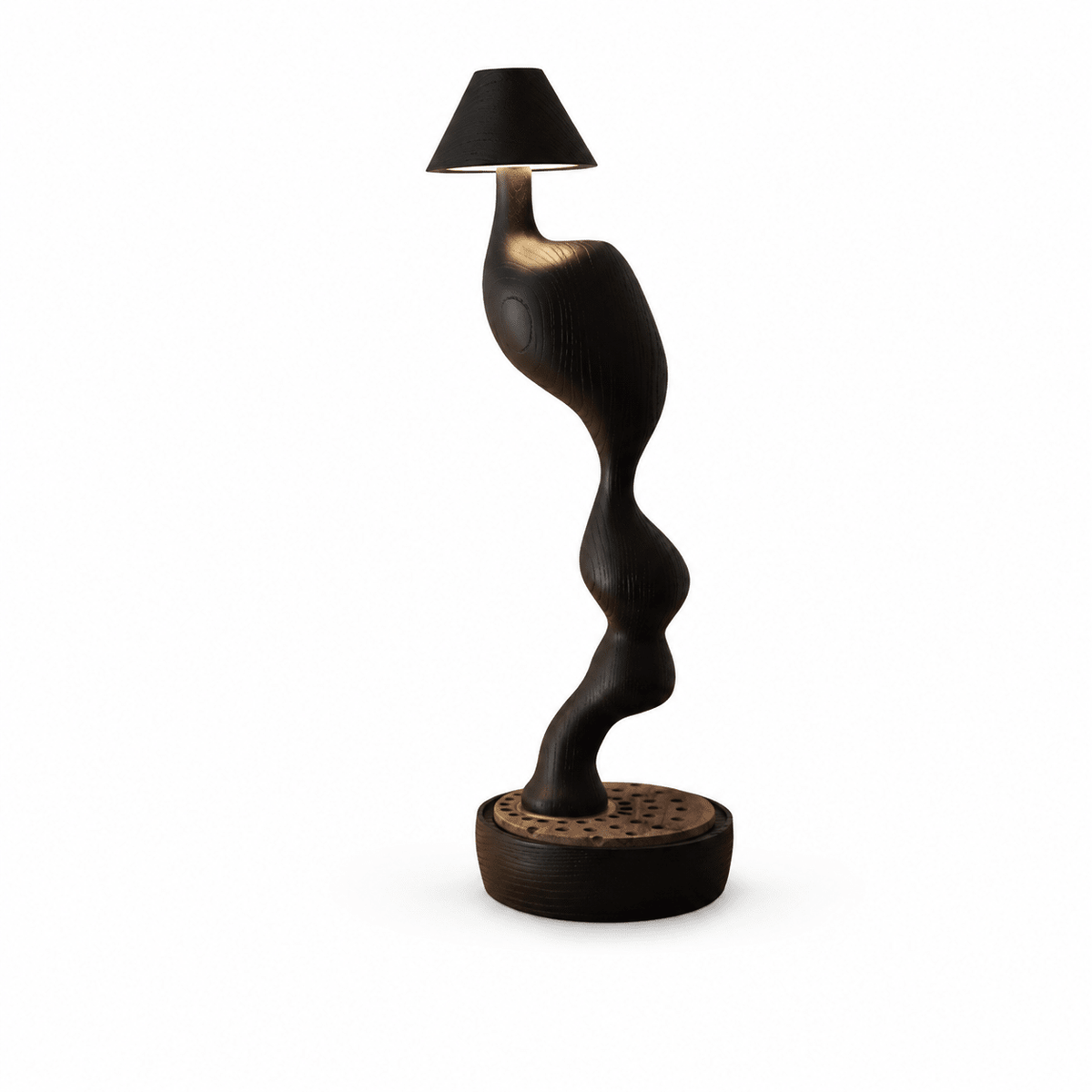 Carved houten cordloze tafellamp