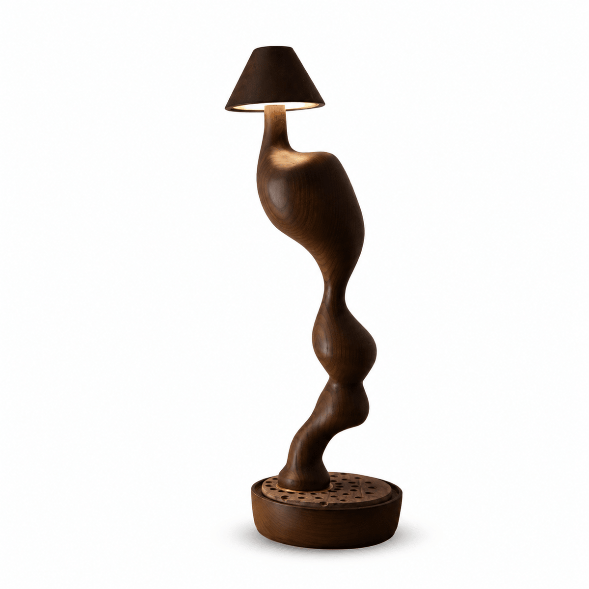 Carved houten cordloze tafellamp