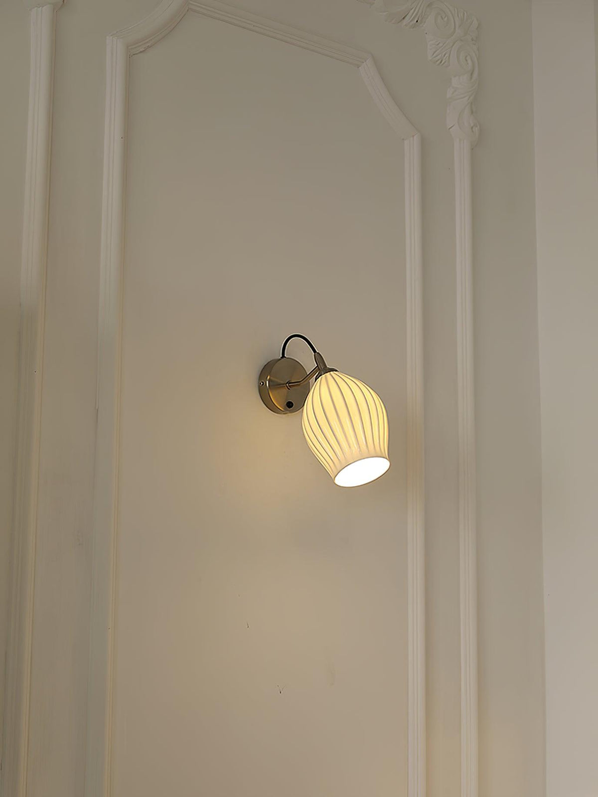 Zotalisra moderne minimalistische geribbelde wandlamp van keramiek