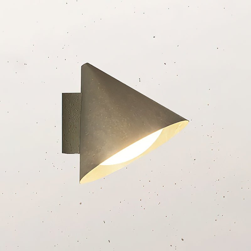 Forgecone Rustieke wandlamp met conische vorm