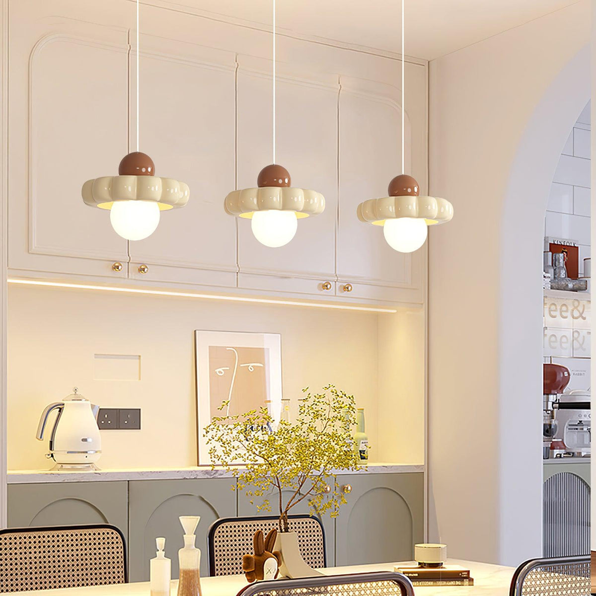 Kai Moderne hanglamp met melkkoffie en koffiekleurige afwerking