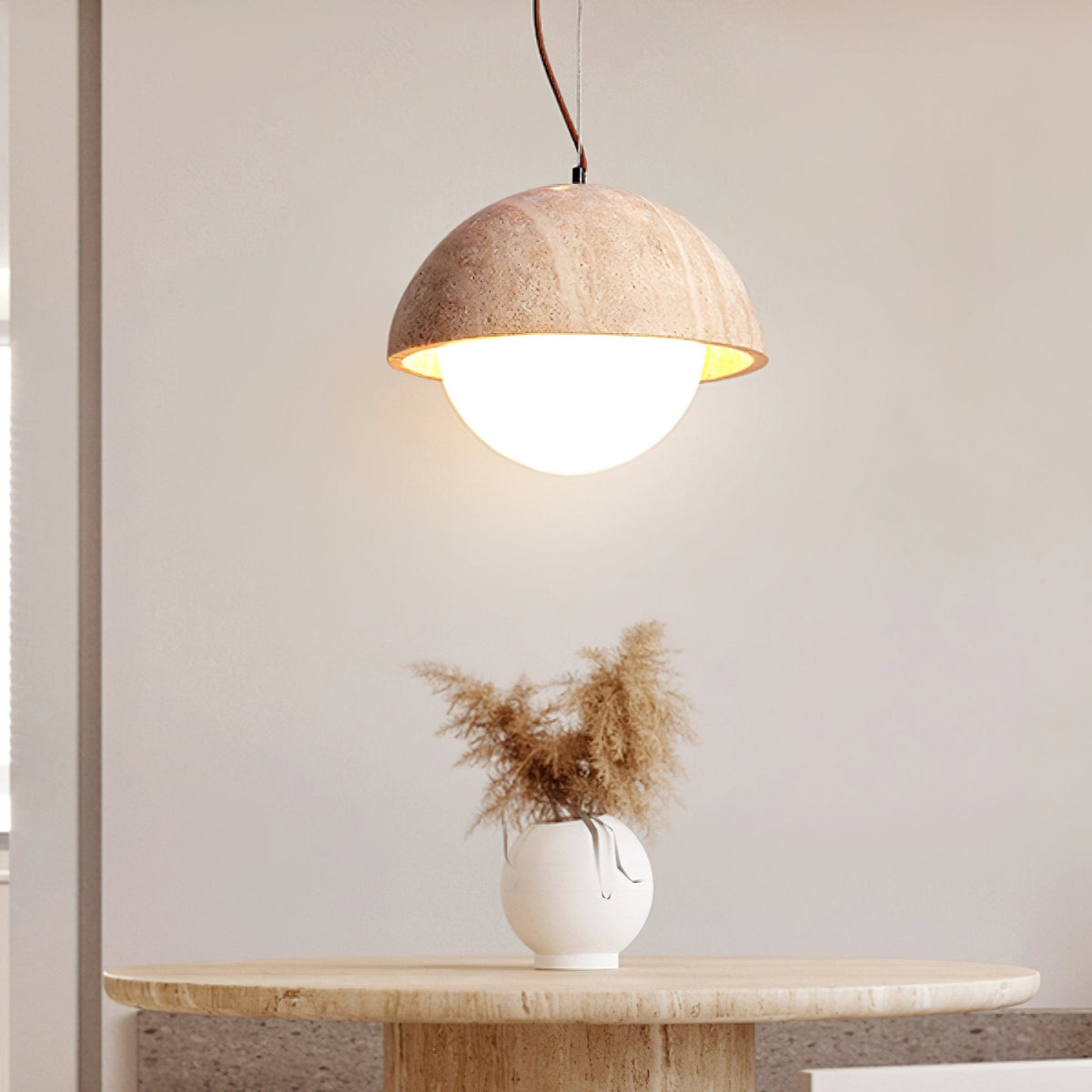 Avdoraris halfronde hanglamp van travertin