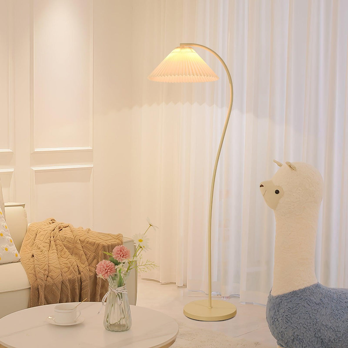 Fyrel minimalistisch vloerlamp van textiel in crème en lichtgeel