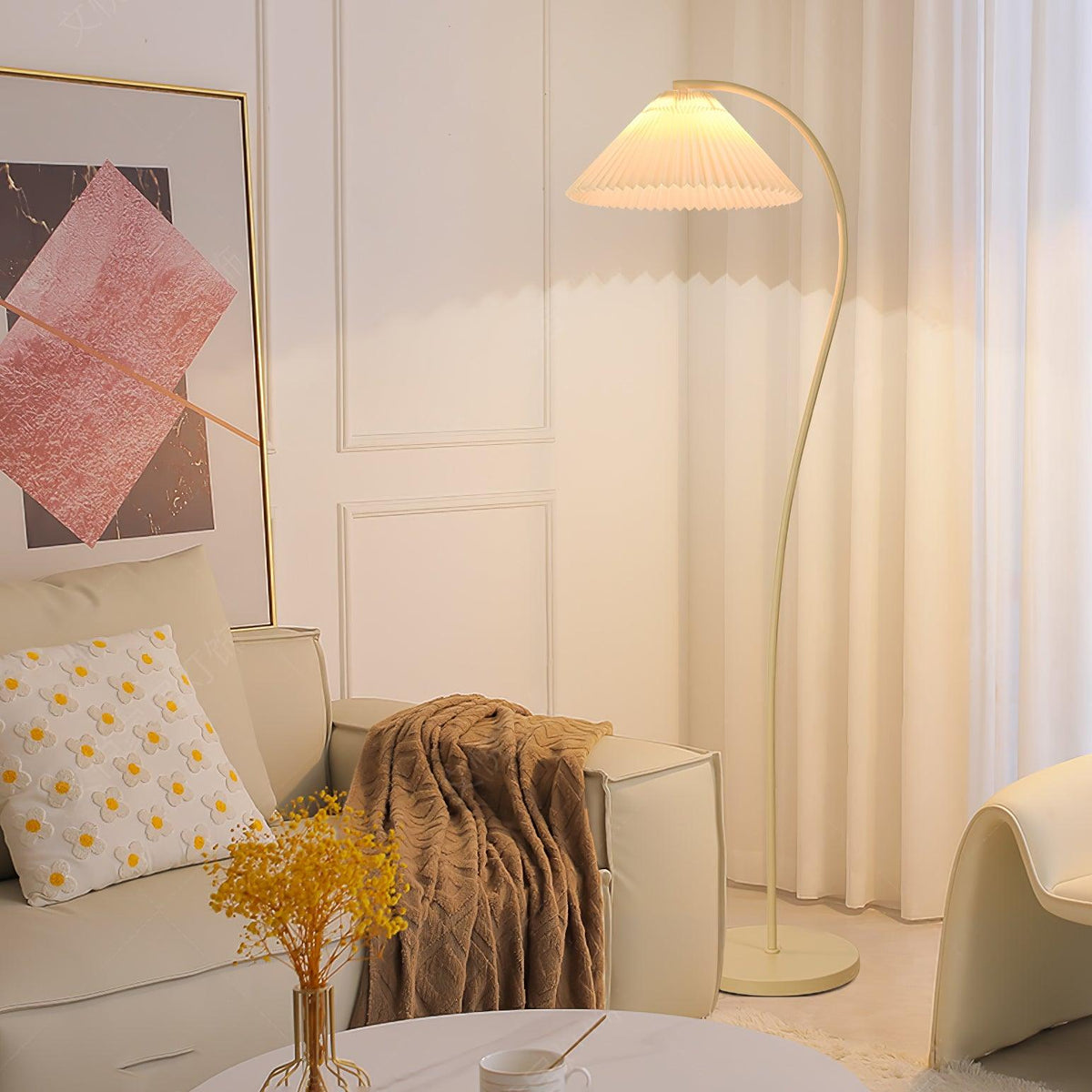 Fyrel minimalistisch vloerlamp van textiel in crème en lichtgeel