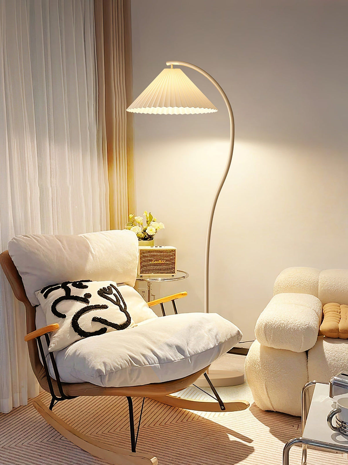Fyrel minimalistisch vloerlamp van textiel in crème en lichtgeel