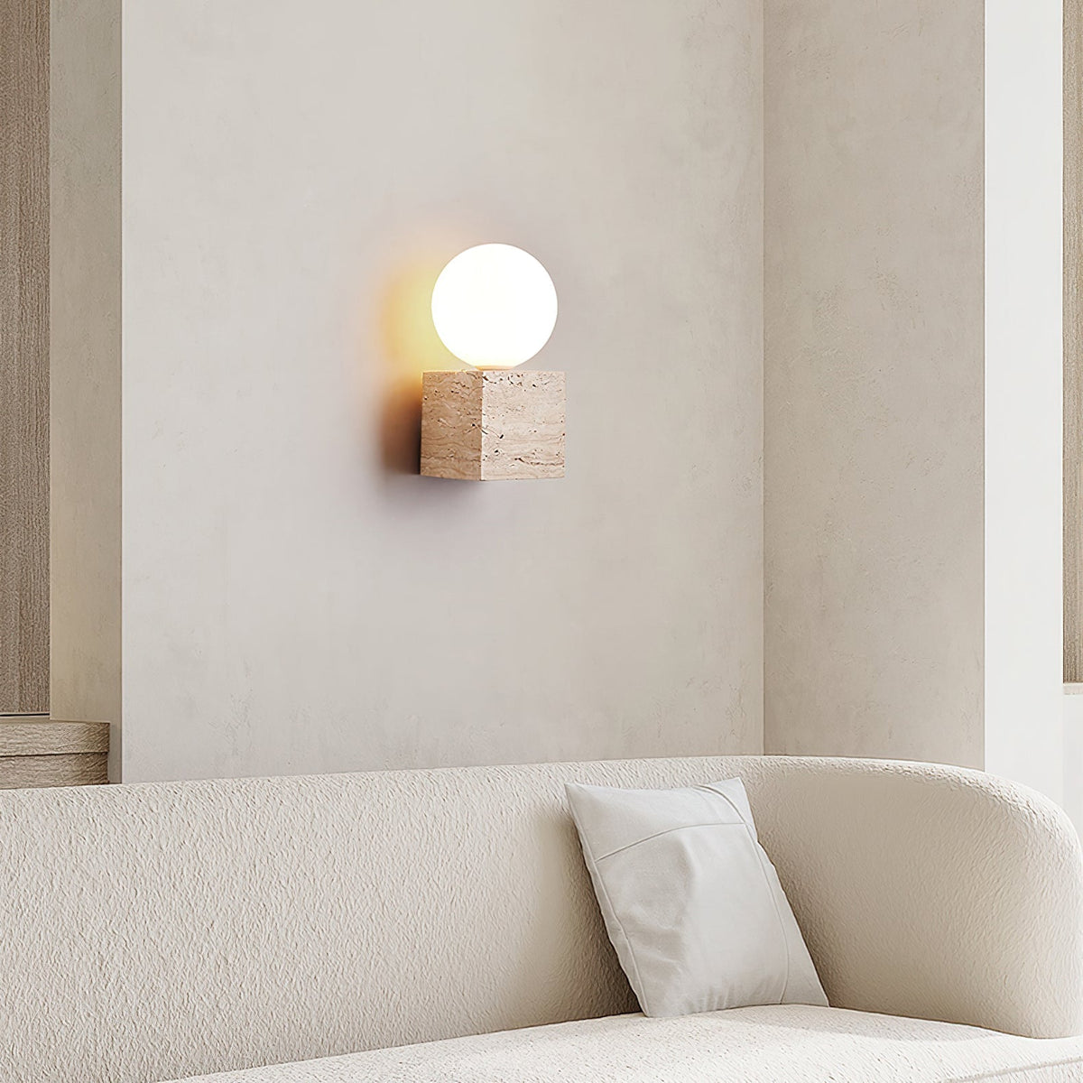 Eurlaean Cube-Base travertin wandlamp