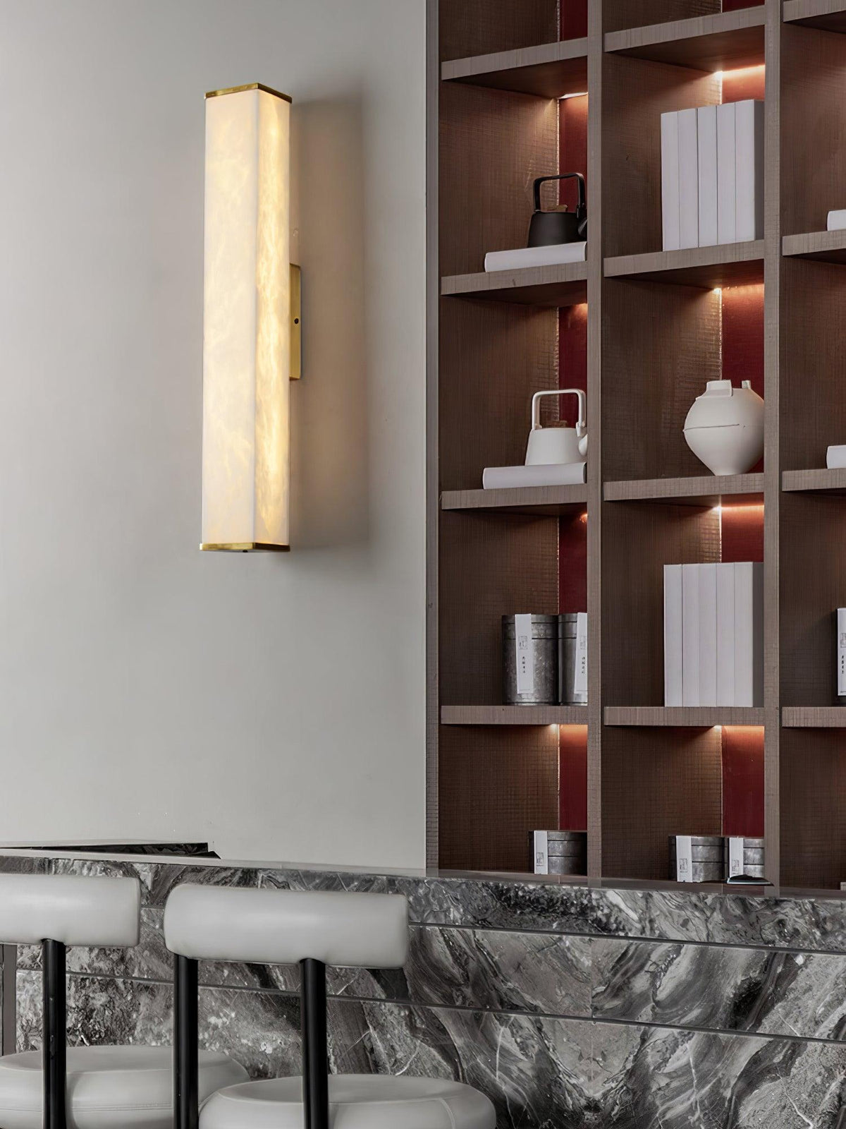 Vithaira albasten wandlamp