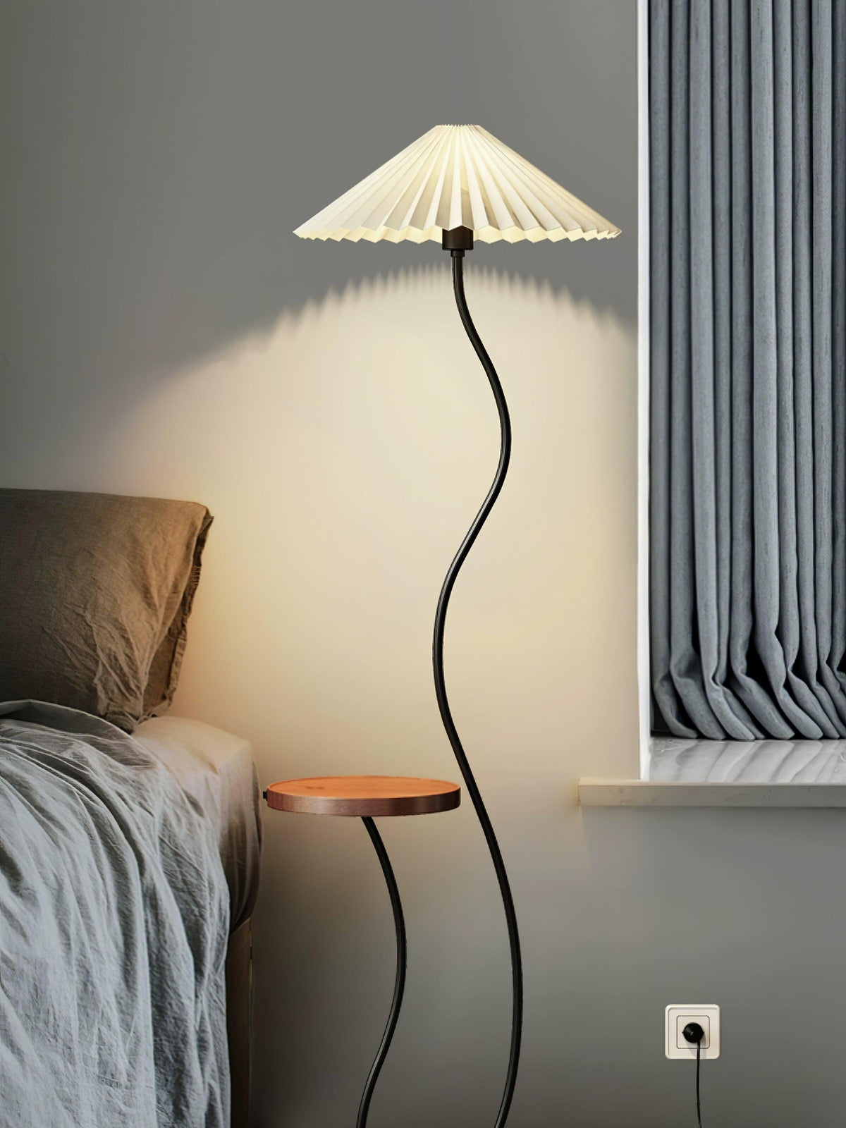 Ghel Minimalistische vloerlamp van hout