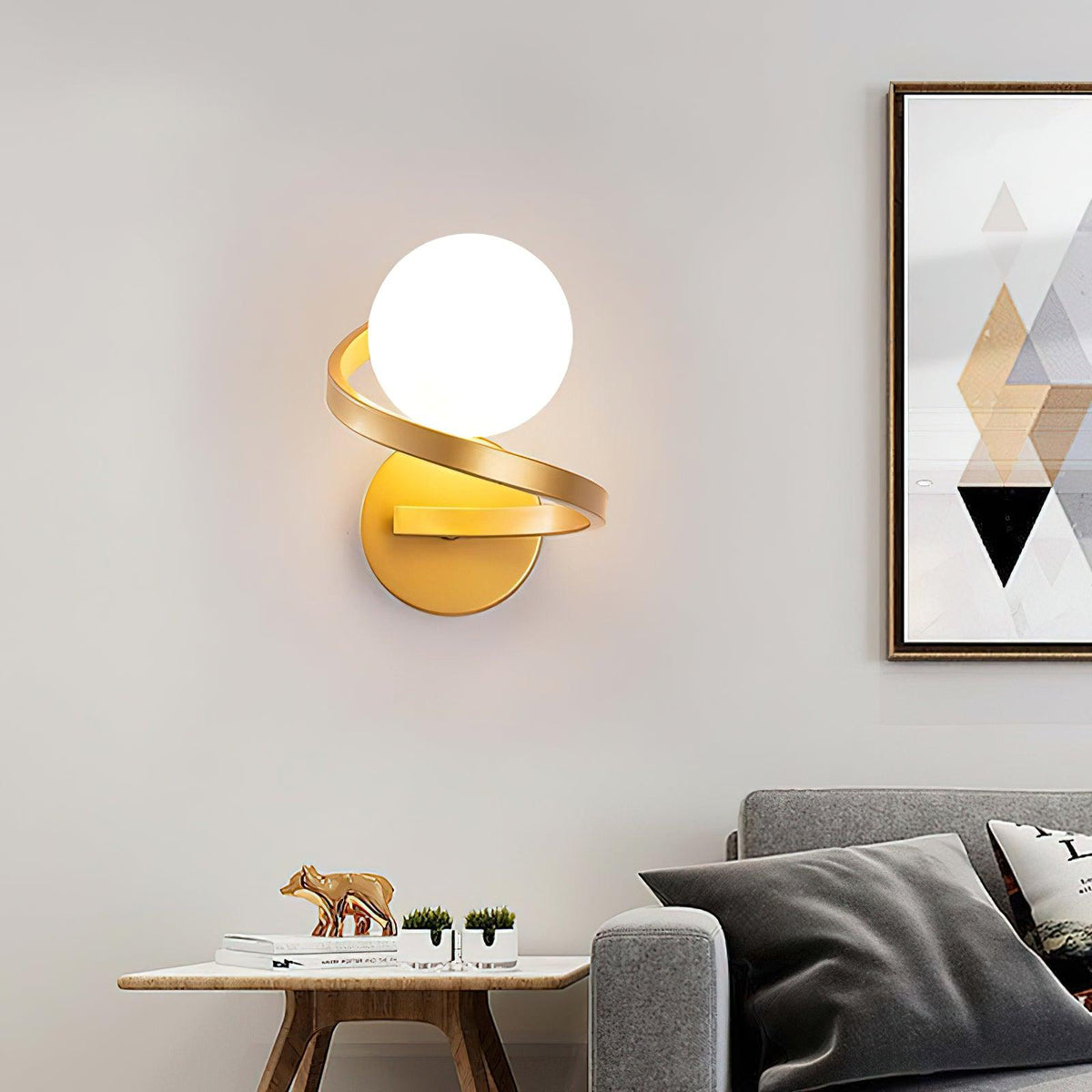Yvian gebogen moderne minimalistische messing glas wandlamp